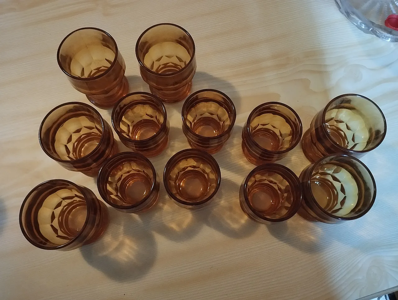 12 amber glasses, 70s 2