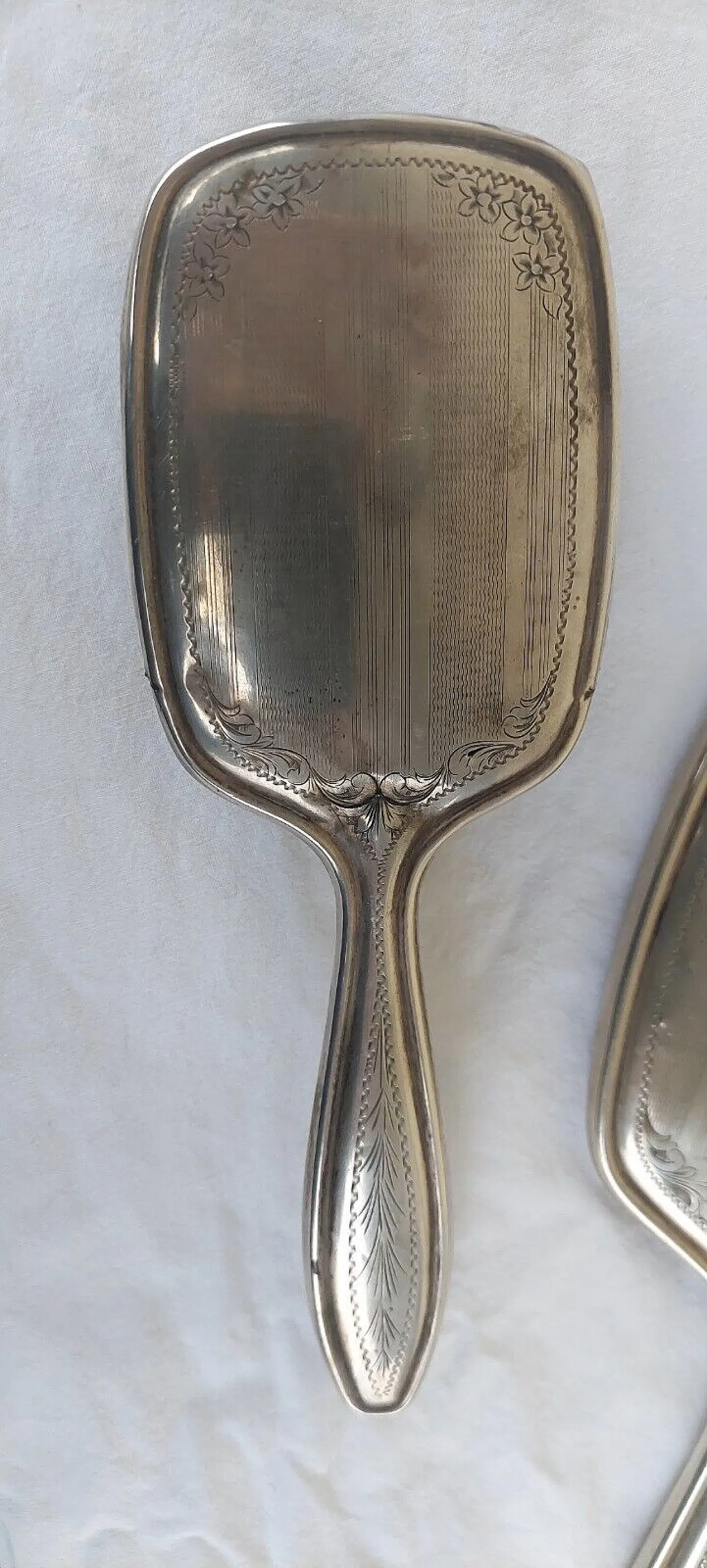 Specchio e spazzola in argento, primo '900 9