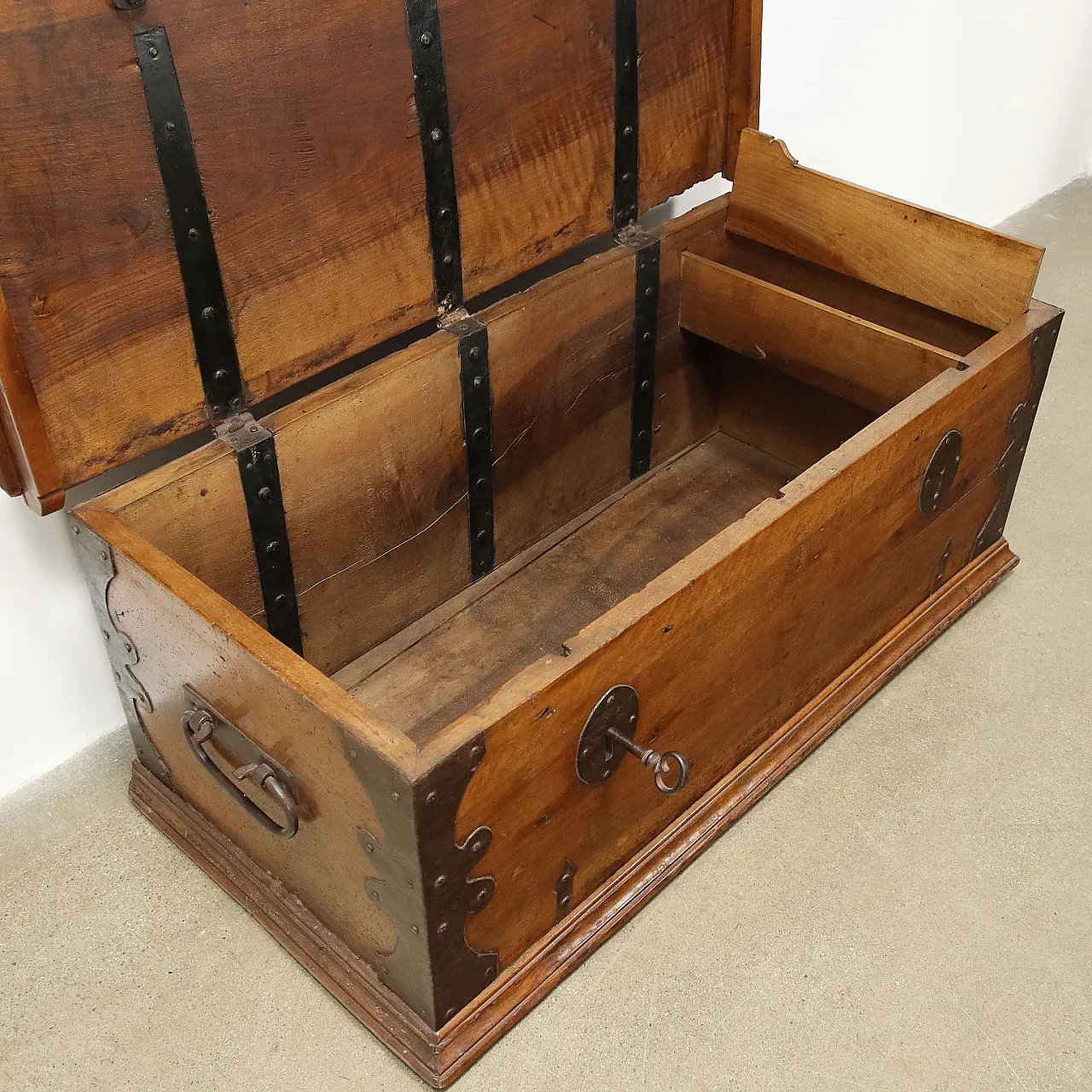 Antique chest walnut wrought iron metal Italy, XVIII Century 3