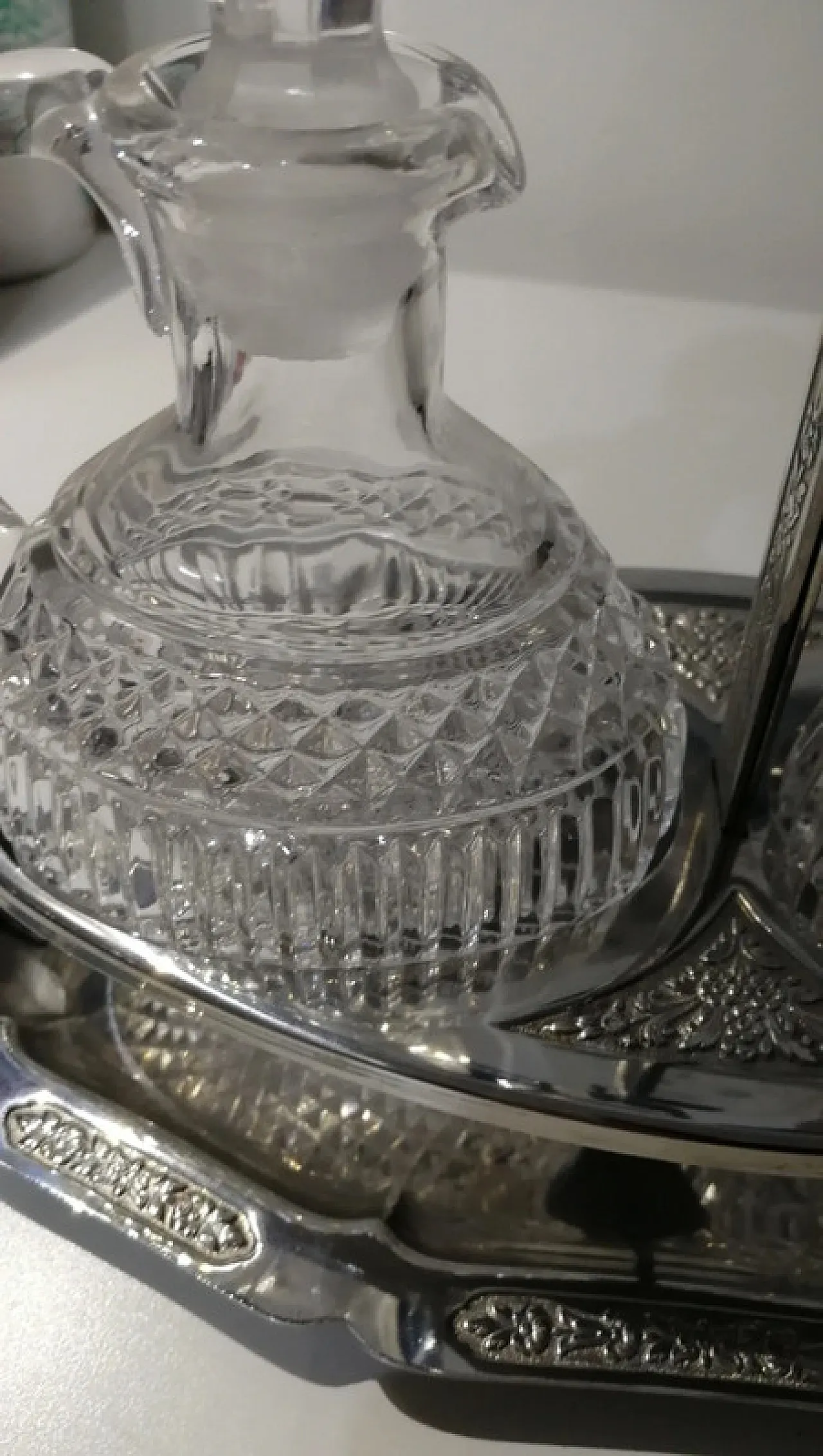 Oil and vinegar set, 20th century 2