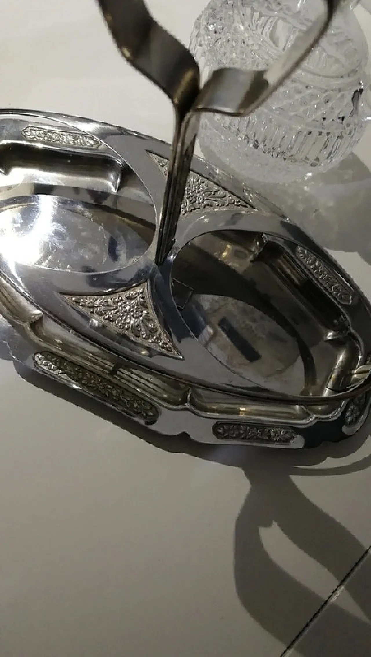 Oil and vinegar set, 20th century 3