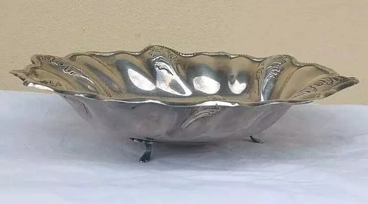 Centrotavola in argento cesellato e punzonato, '800 1