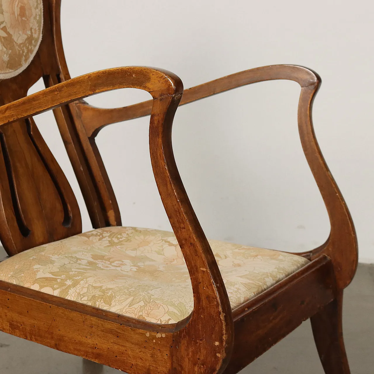 Poltrona Liberty in mogano biondo, inizio '900 5