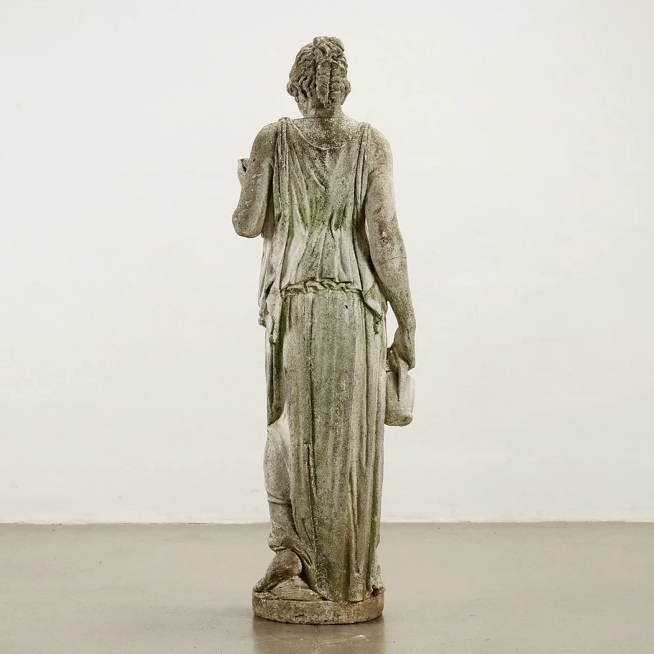 Grit garden sculpture of Greek-style female figure 9