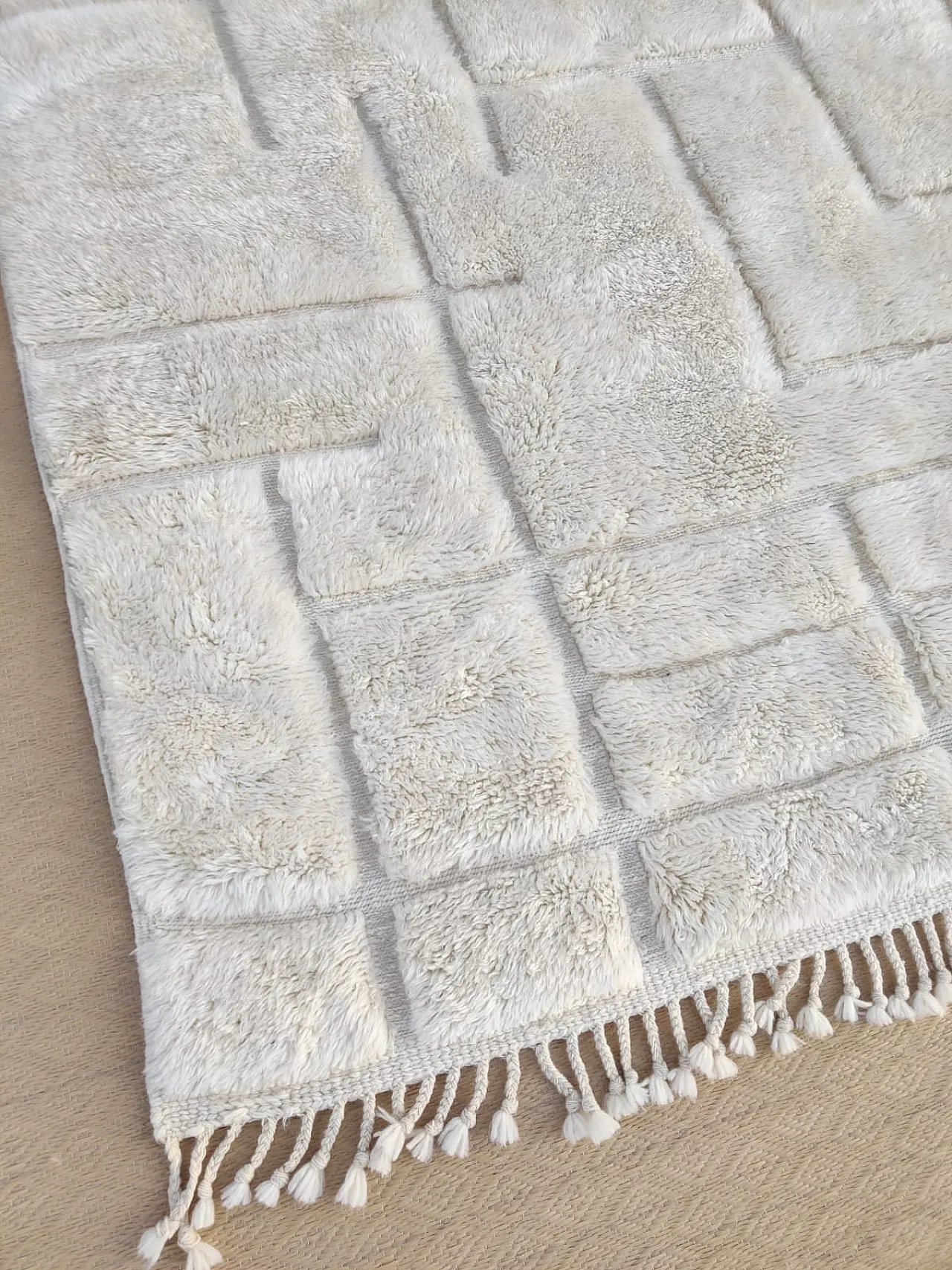 Moroccan Mrirt rug with abstract design. 20th century 2