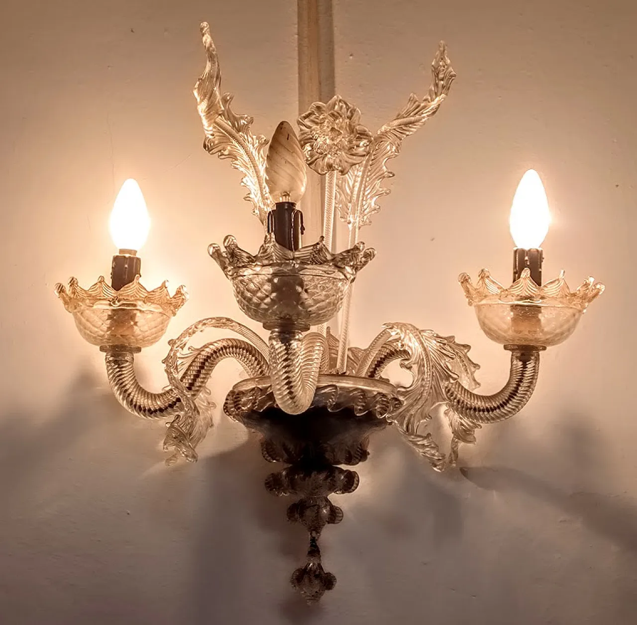 3 rari lampadari di Murano e 7 applique in vetro soffiato, anni '30 4