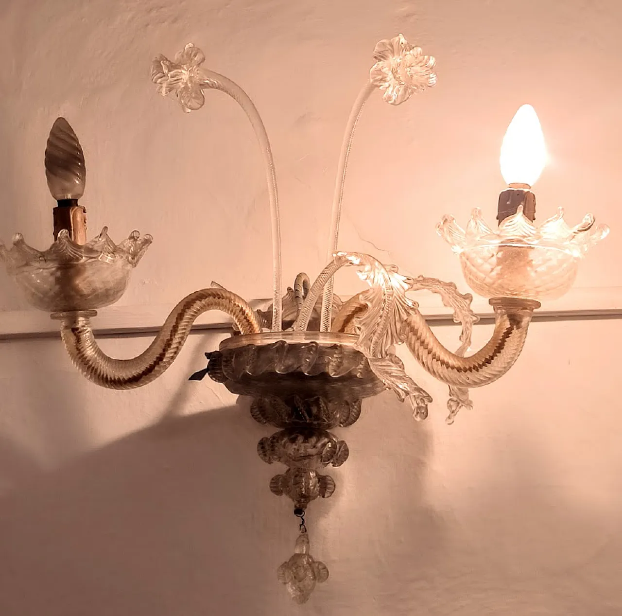 3 rari lampadari di Murano e 7 applique in vetro soffiato, anni '30 24