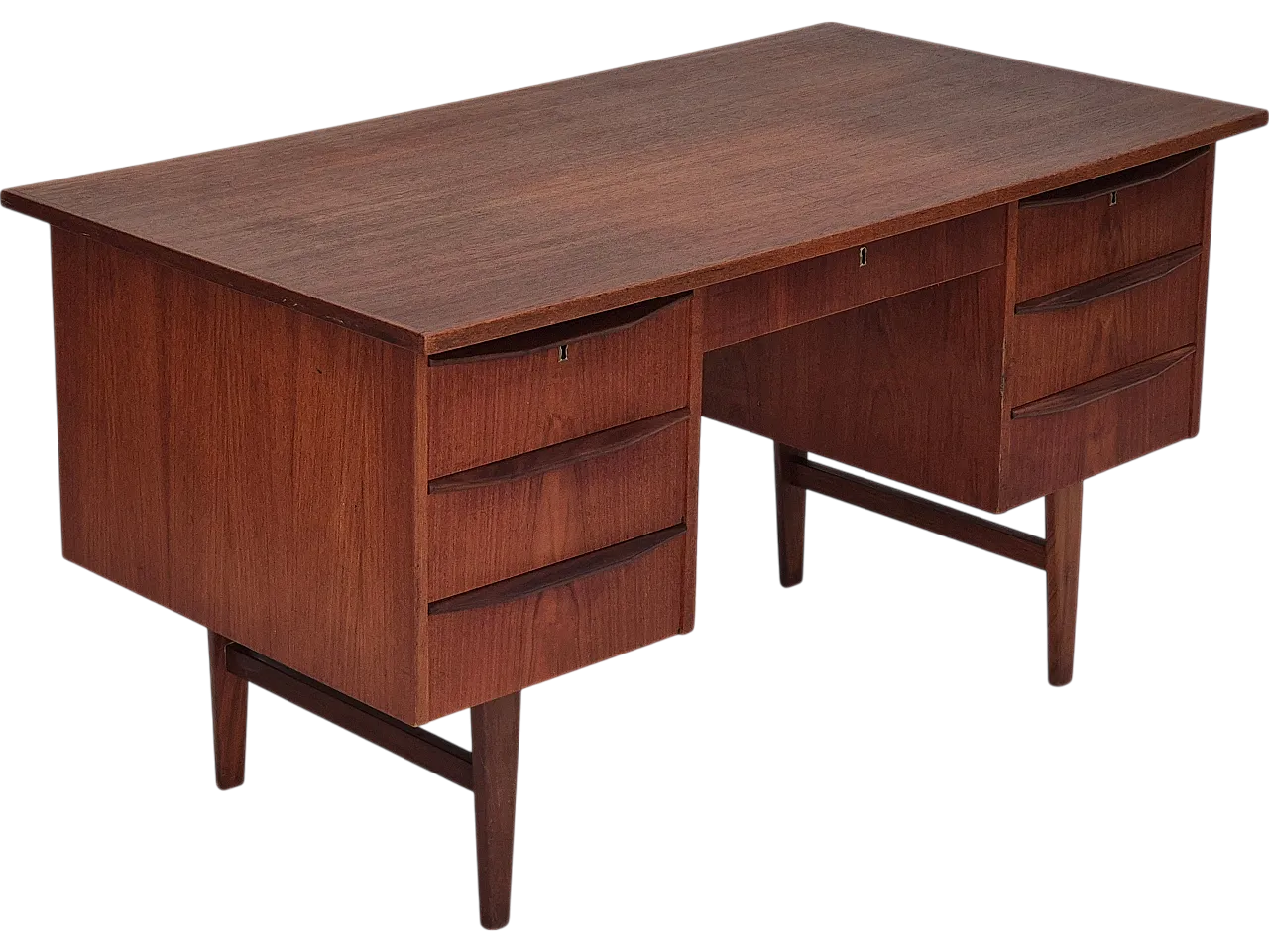 1960s, Danish teak wood desk, drawers, original. 18