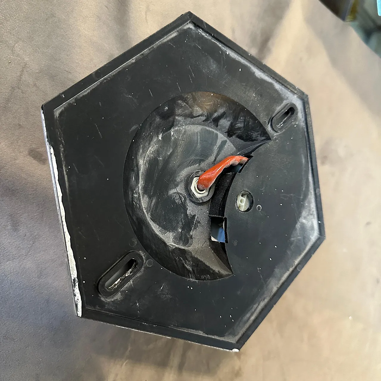 Coppia di applique in metallo verniciato Cloe 508 di Fosnova, anni '70 14