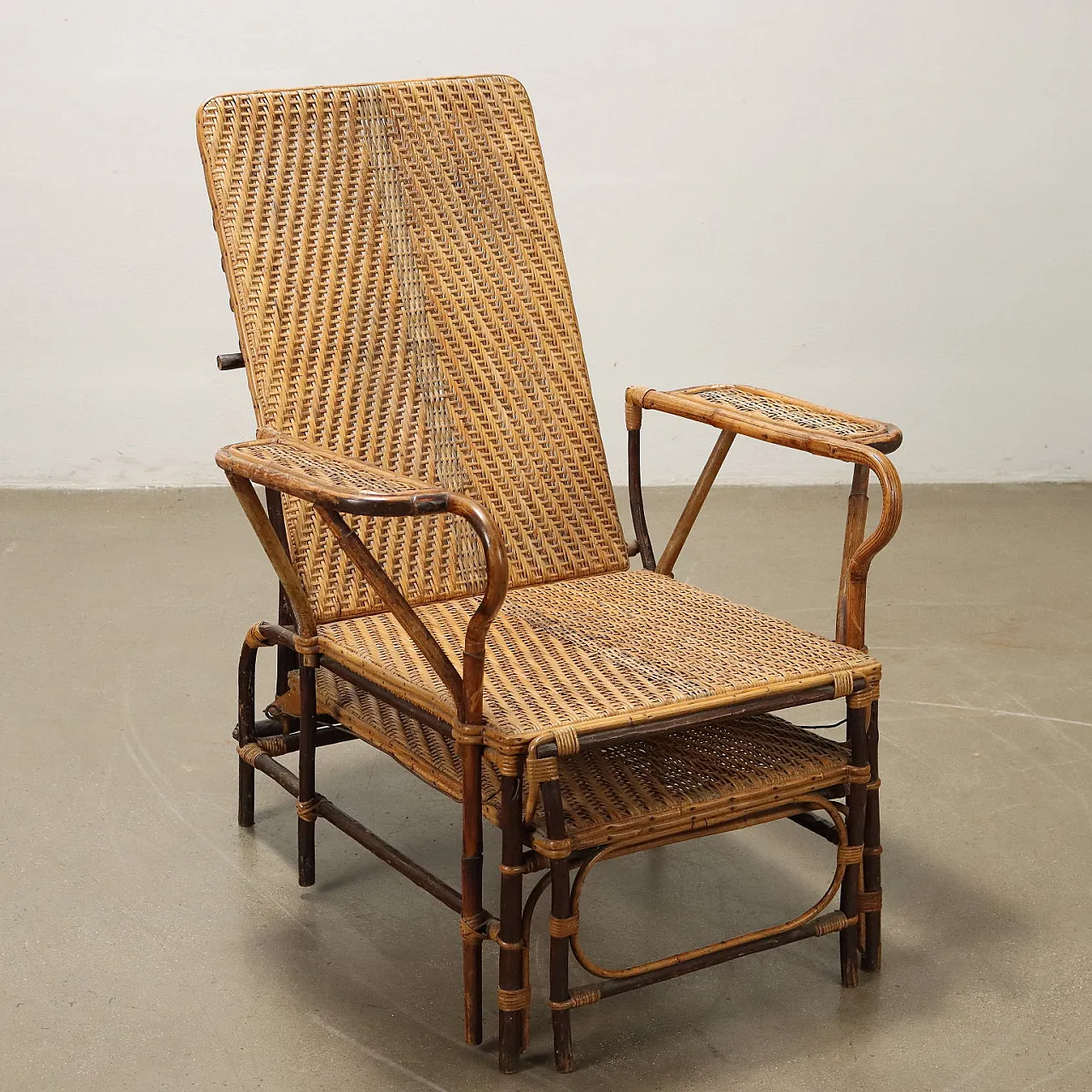Art Nouveau wicker and bamboo reclining armchair, late 19th century 3