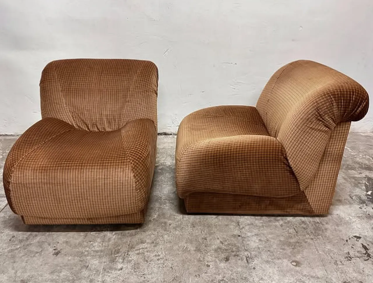 Pair of Doimo armchairs, 1970s 5