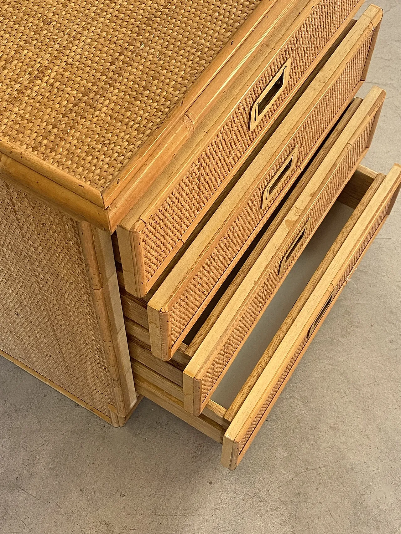Pair of wicker bedside tables, 70s 12