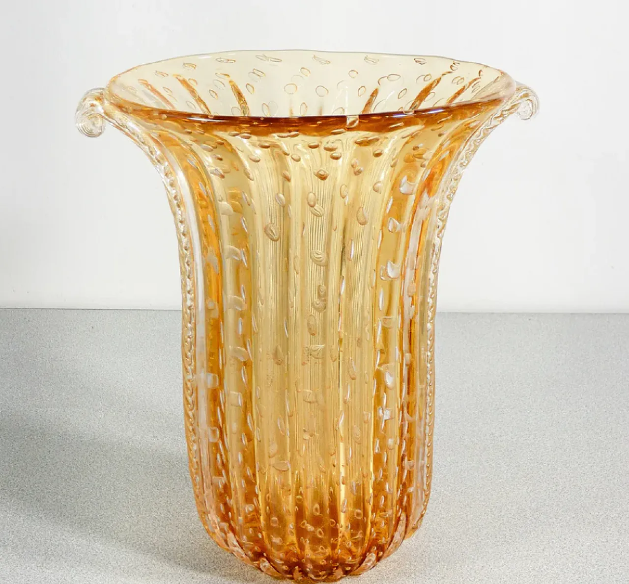 Toso gold blown Murano glass vase, late 20th century 1