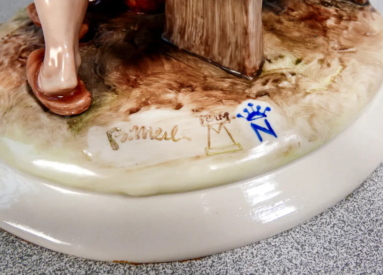 Nonni e nipoti, coppia di sculture in ceramica di B. Merli, tardo '900 8