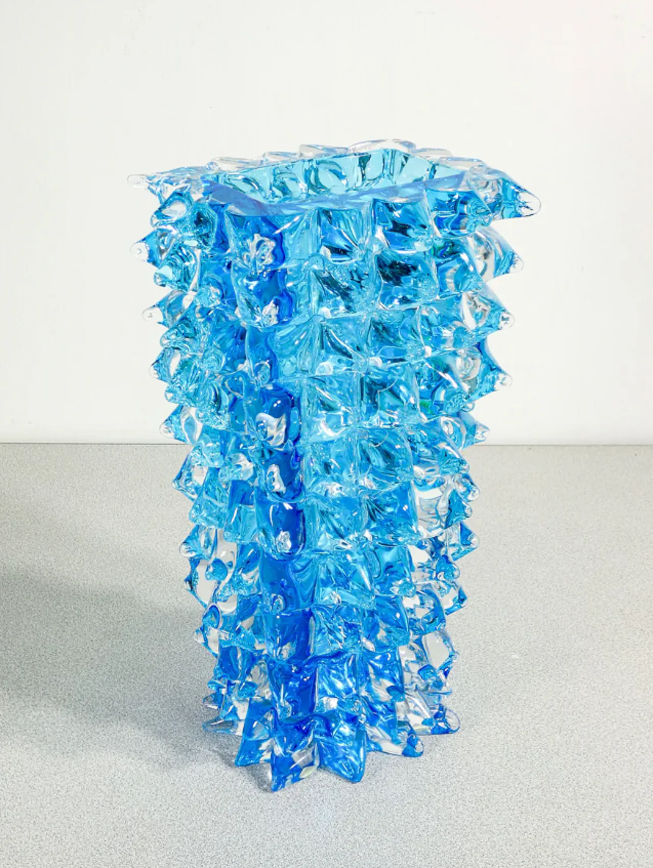 Vaso in vetro soffiato rostrato di Pino Signoretto, anni '70 1