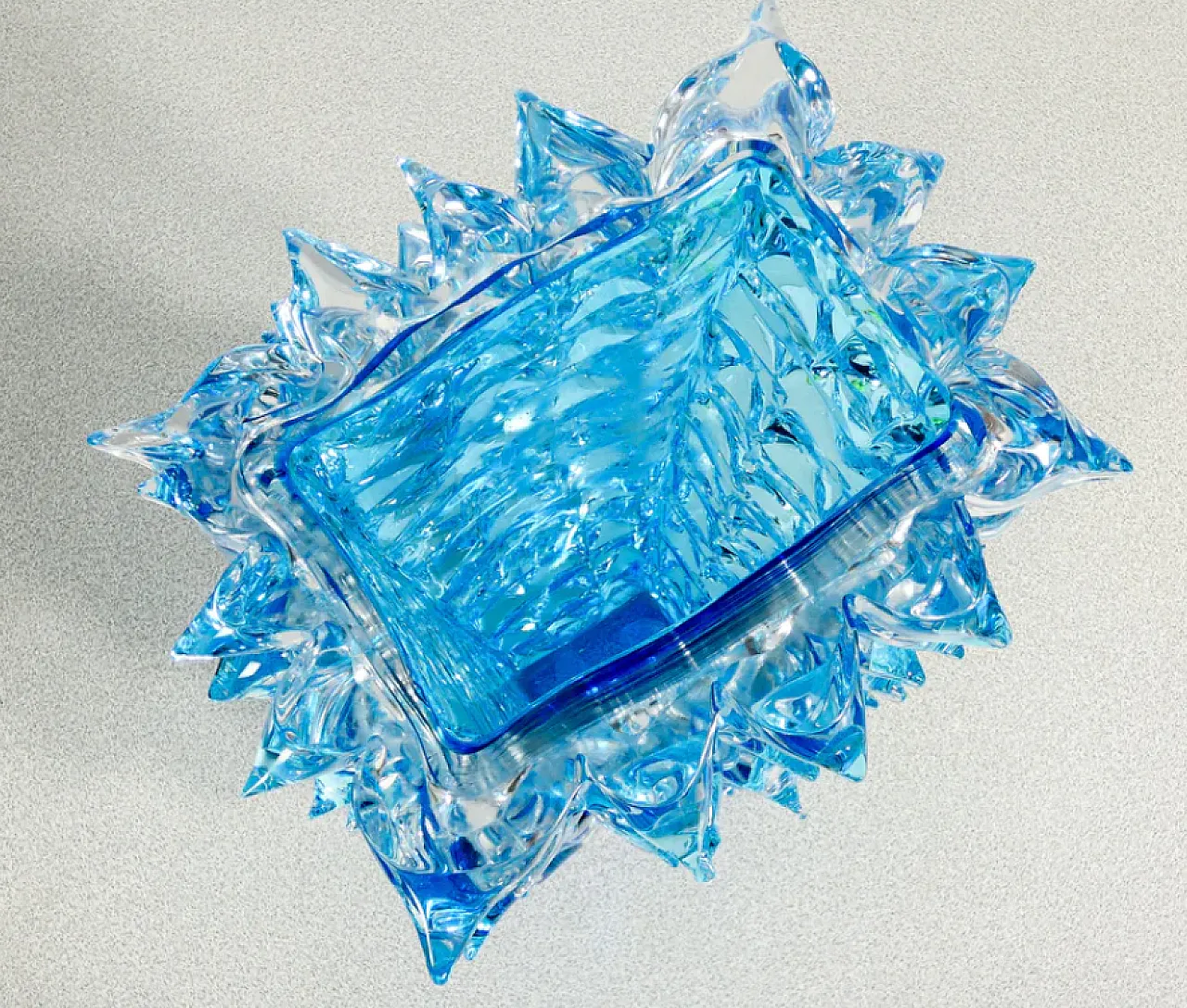 Vaso in vetro soffiato rostrato di Pino Signoretto, anni '70 3