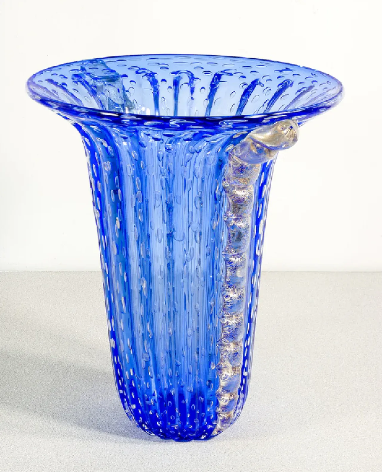 Vaso in vetro soffiato di Murano blu di Toso, fine '900 6