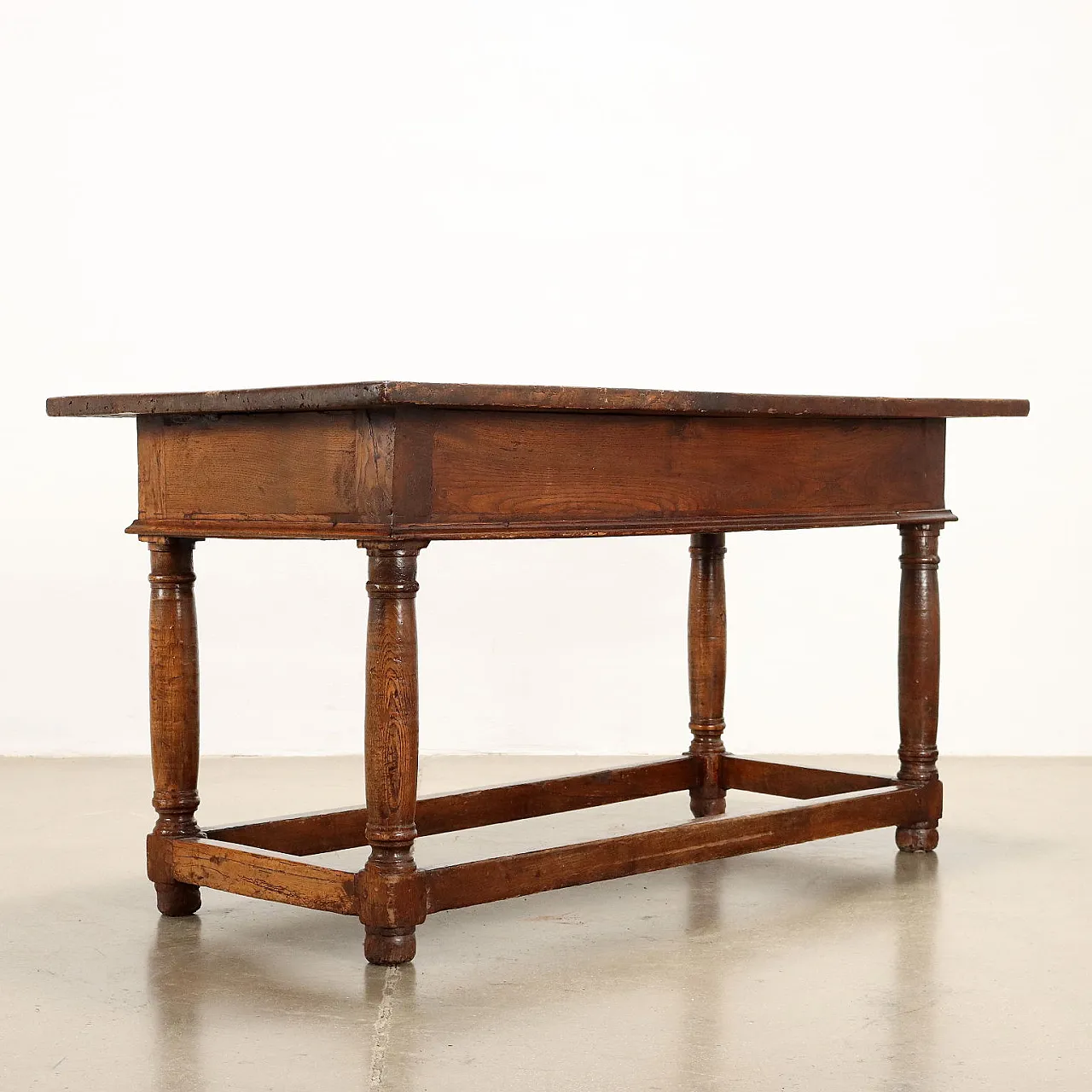 Chestnut table with drawers, early 18th century 10