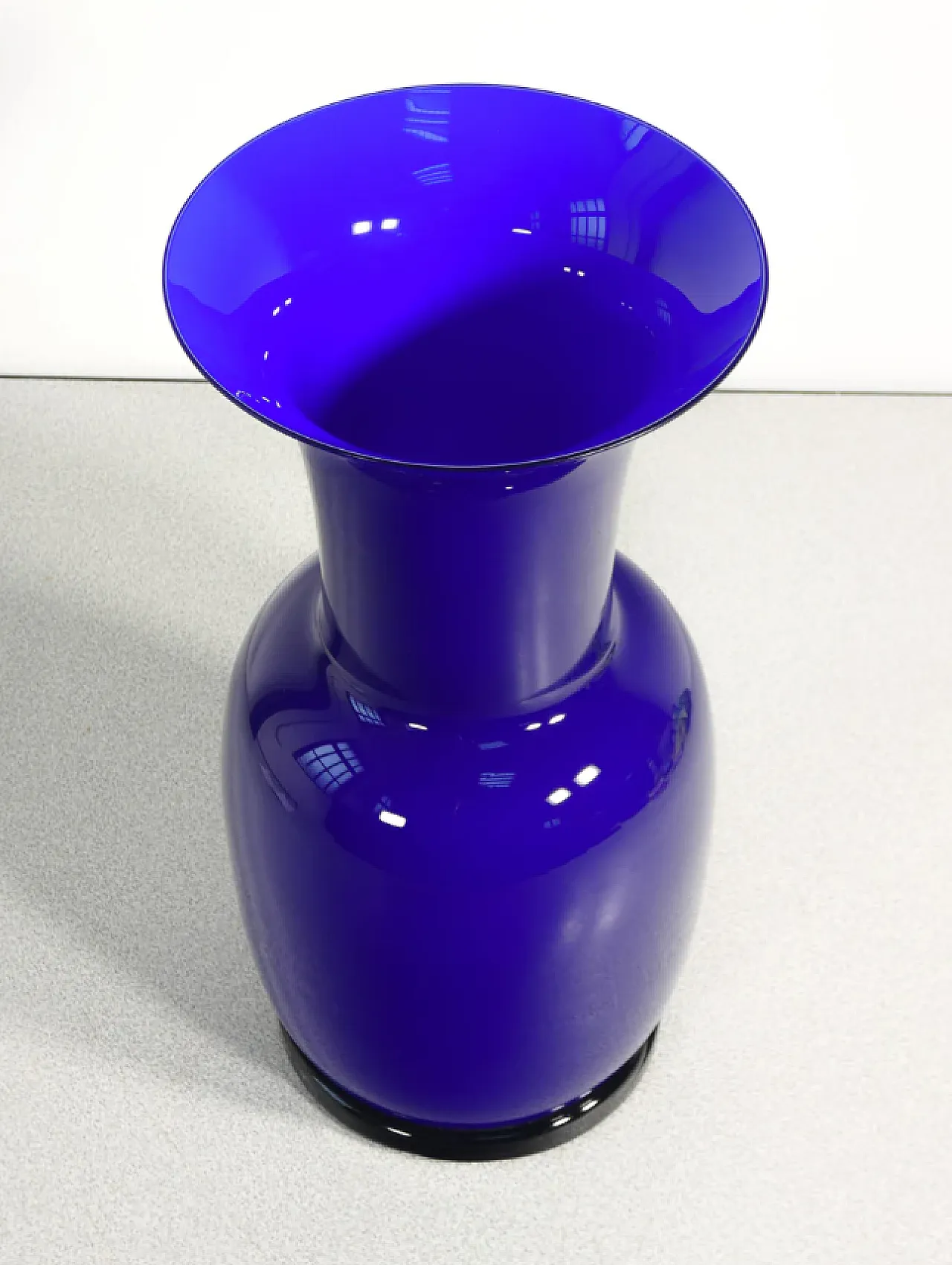 Blown glass vase by Tomaso Buzzi for Venini, 1980s 2