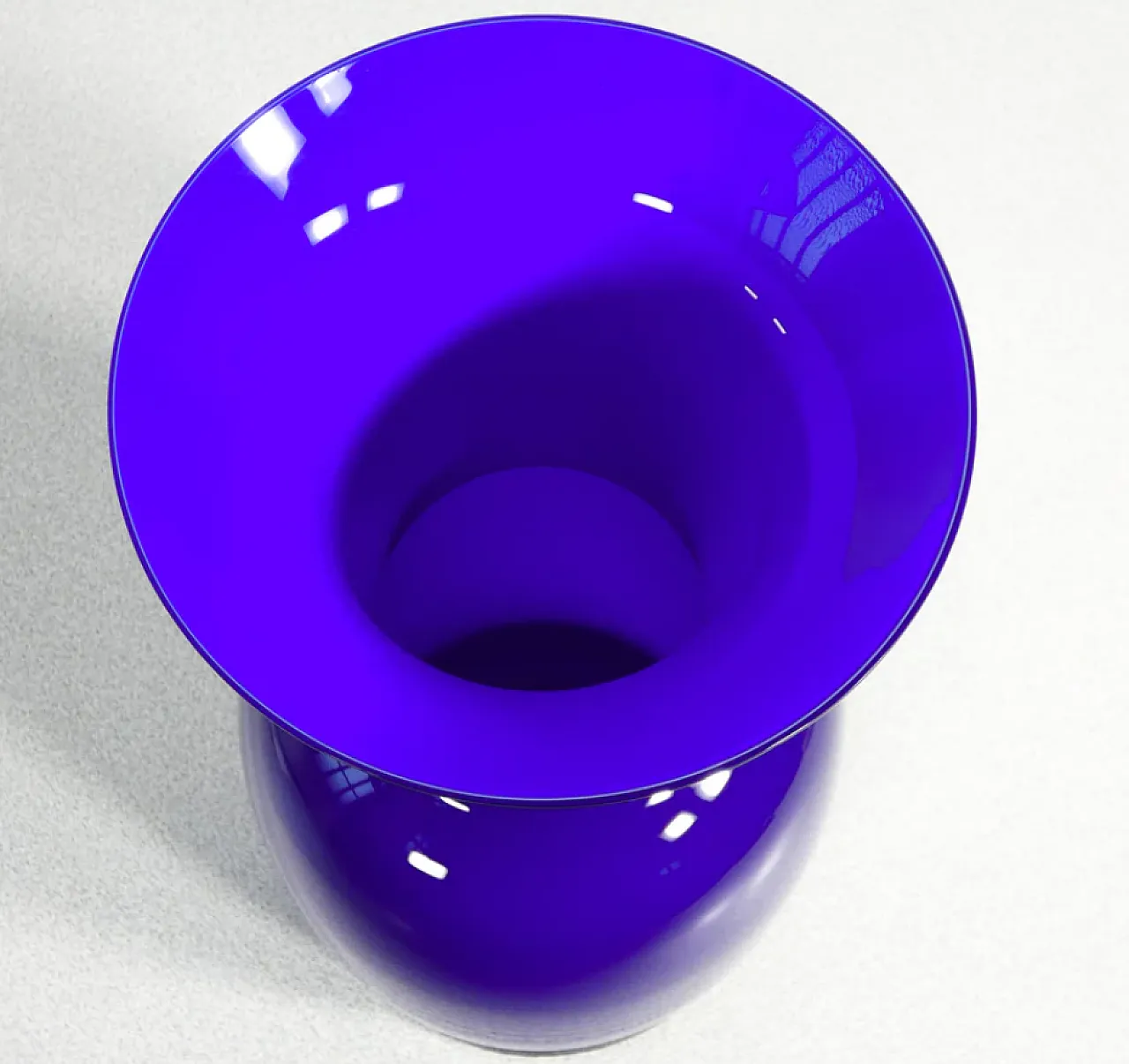 Blown glass vase by Tomaso Buzzi for Venini, 1980s 3