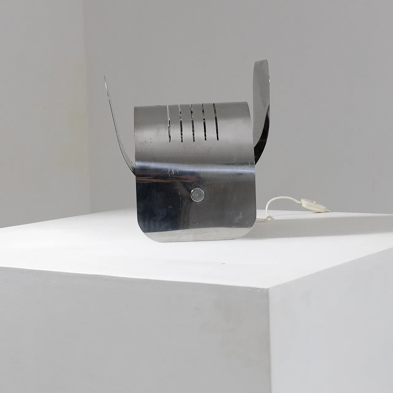 Chrome table lamp, 1970s 6