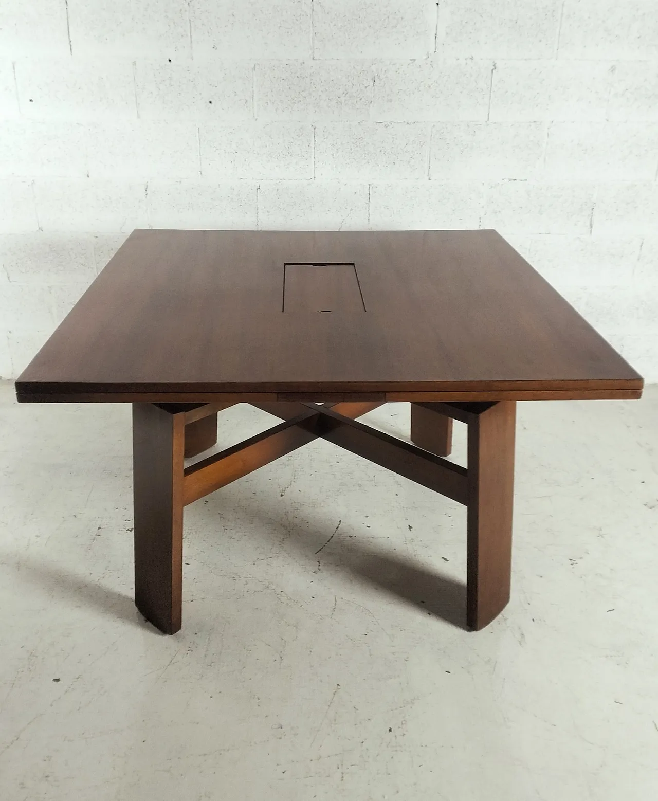Extendable walnut dining table 612 mod. by S.Coppola for Bernini 60/70 4