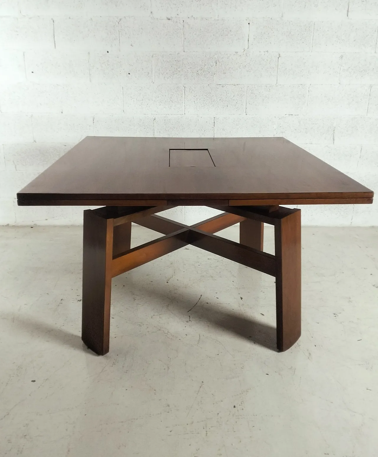 Extendable walnut dining table 612 mod. by S.Coppola for Bernini 60/70 5