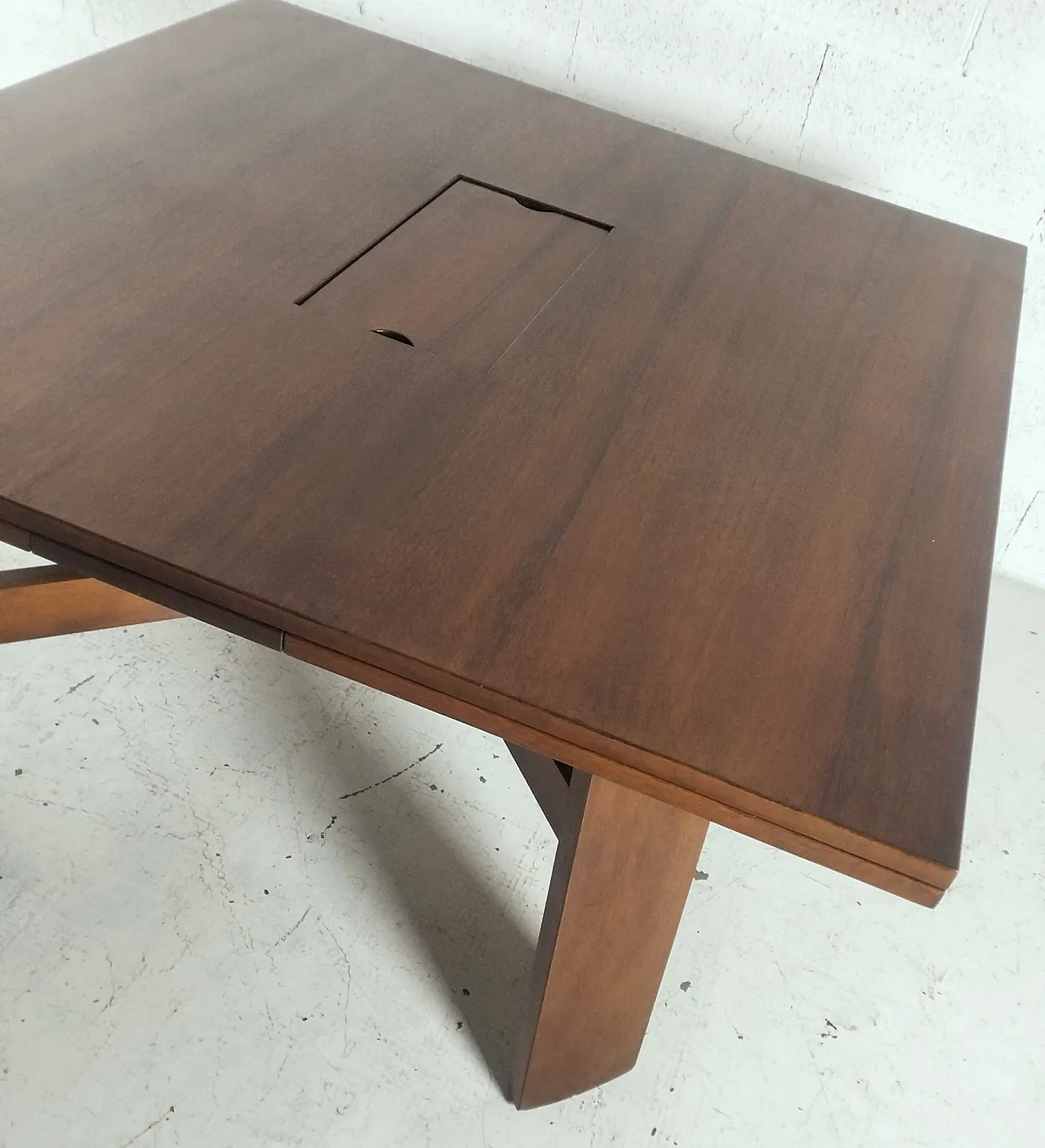 Extendable walnut dining table 612 mod. by S.Coppola for Bernini 60/70 8