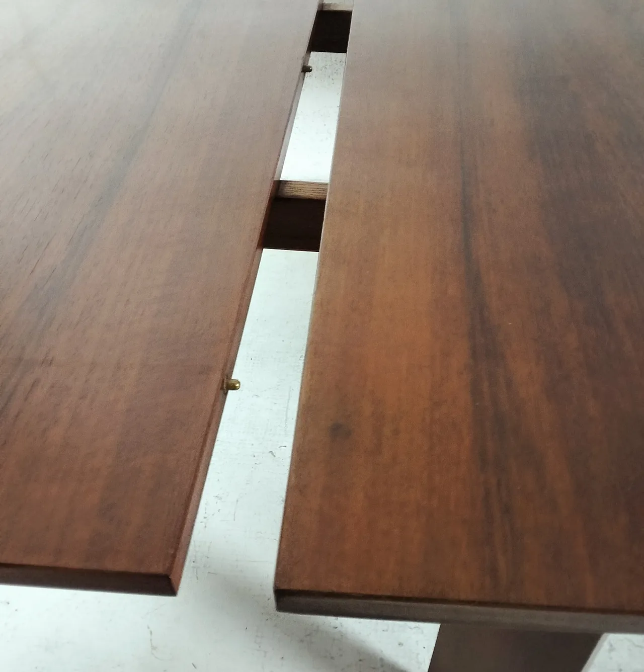 Extendable walnut dining table 612 mod. by S.Coppola for Bernini 60/70 9