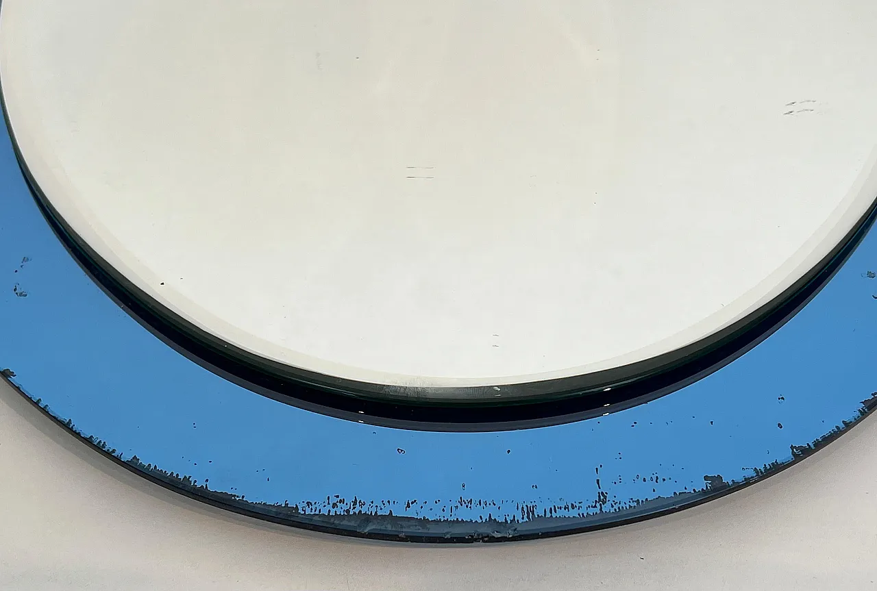 Specchio ovale con bordo bluastro di Fontana Arte, anni '70 8