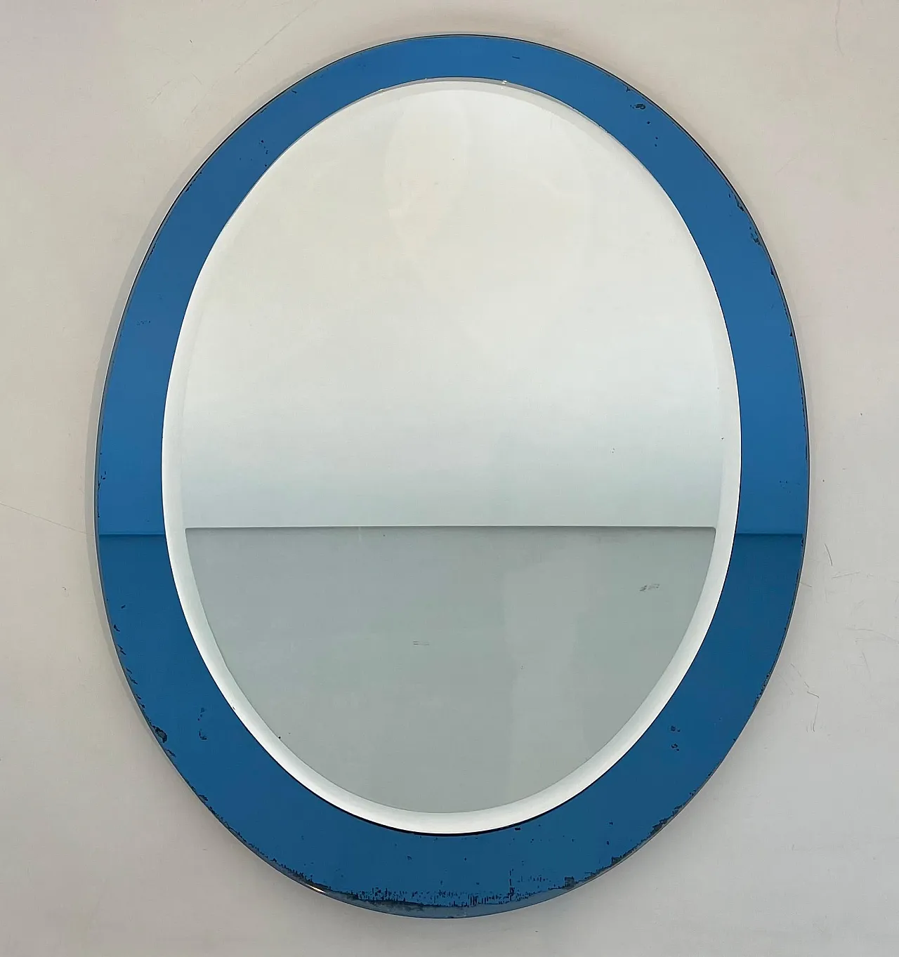 Specchio ovale con bordo bluastro di Fontana Arte, anni '70 12