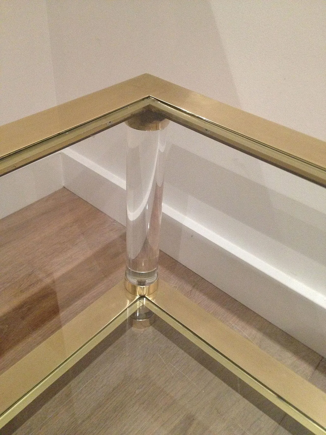 Large lucite and brass coffee table, 1970s 10