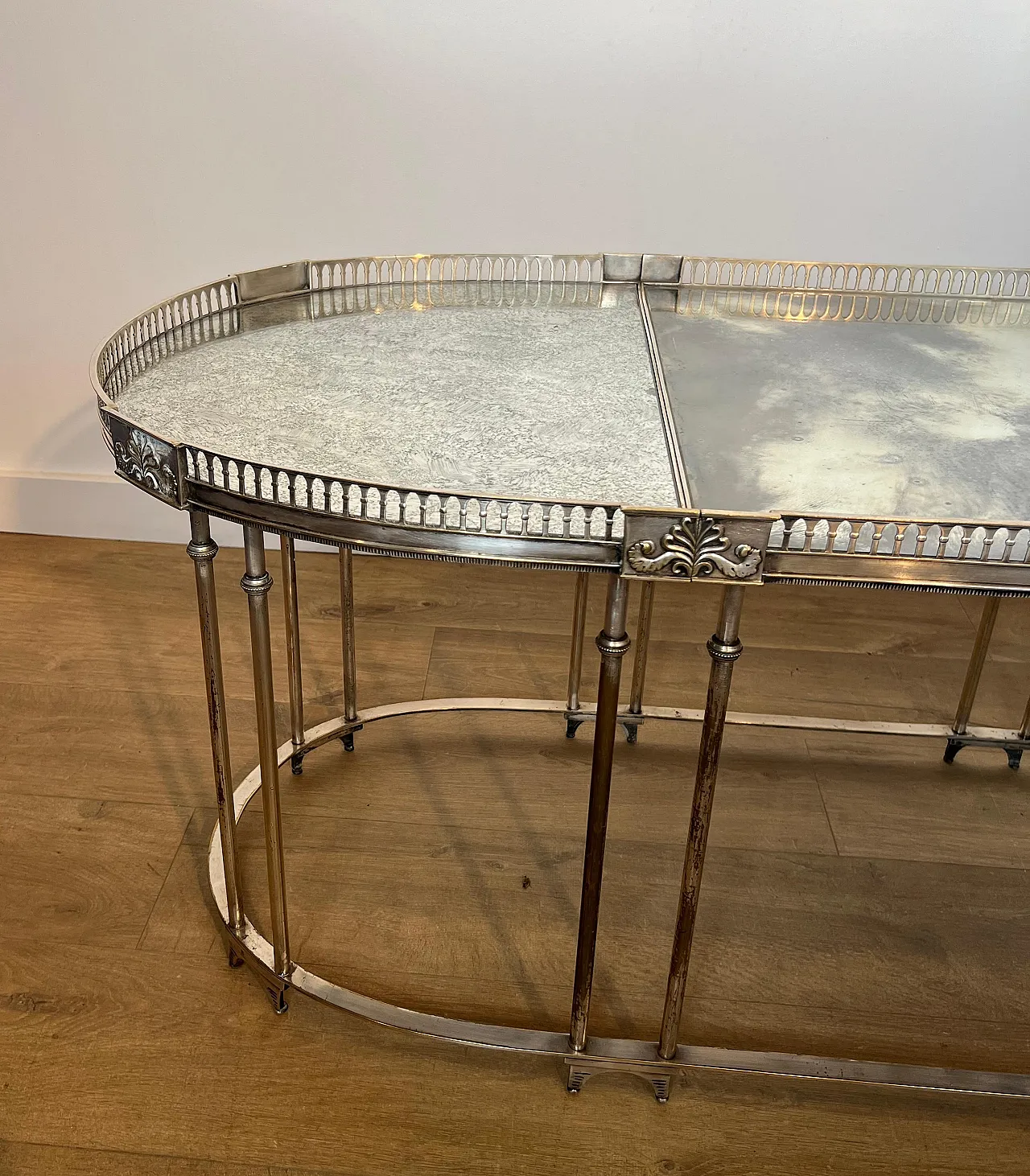 Tavolino placcato in argento con piani in Antique Mirror, anni '40 15