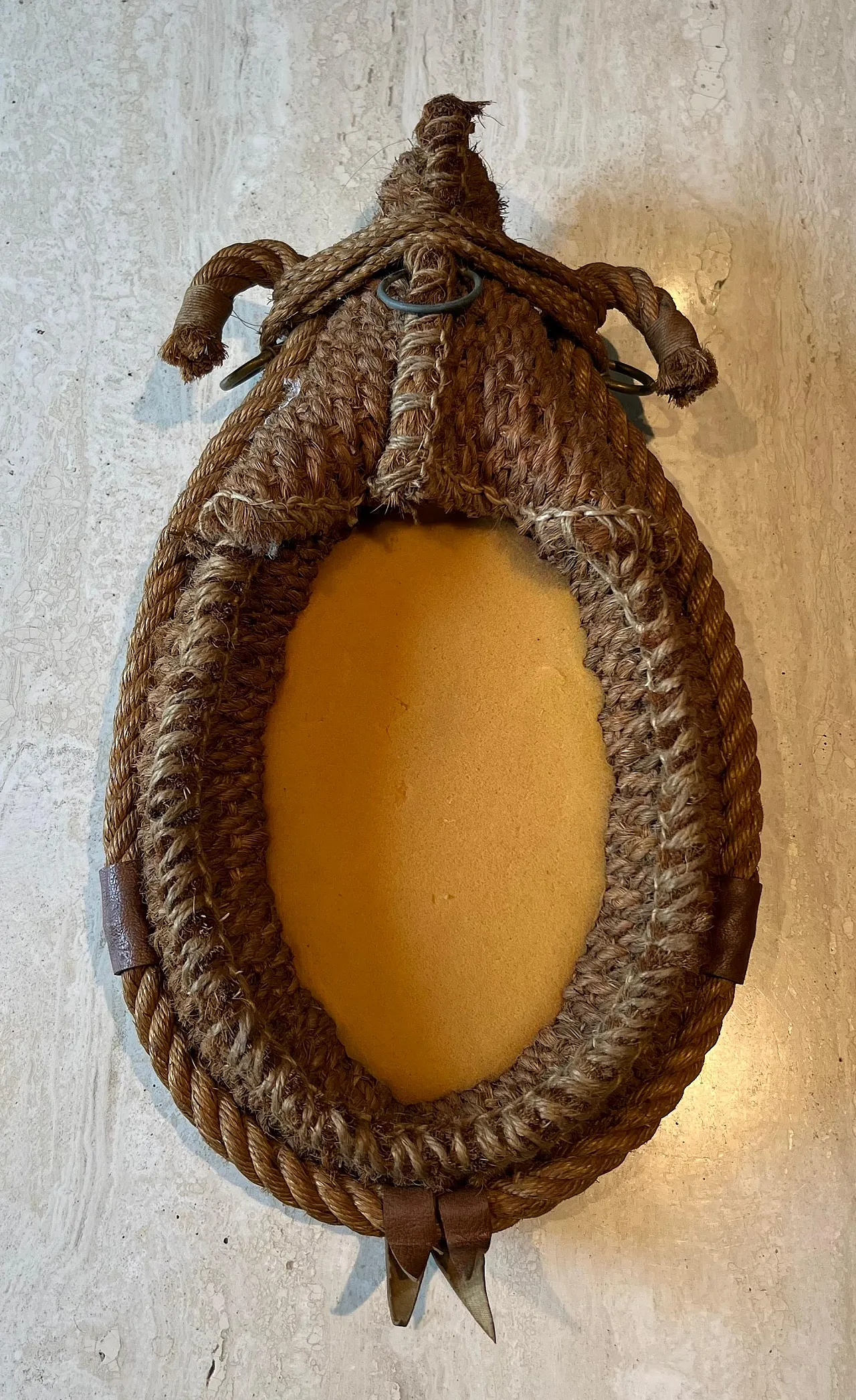 Specchio ovale in corda e pelle di Audoux Minet, anni '70 9