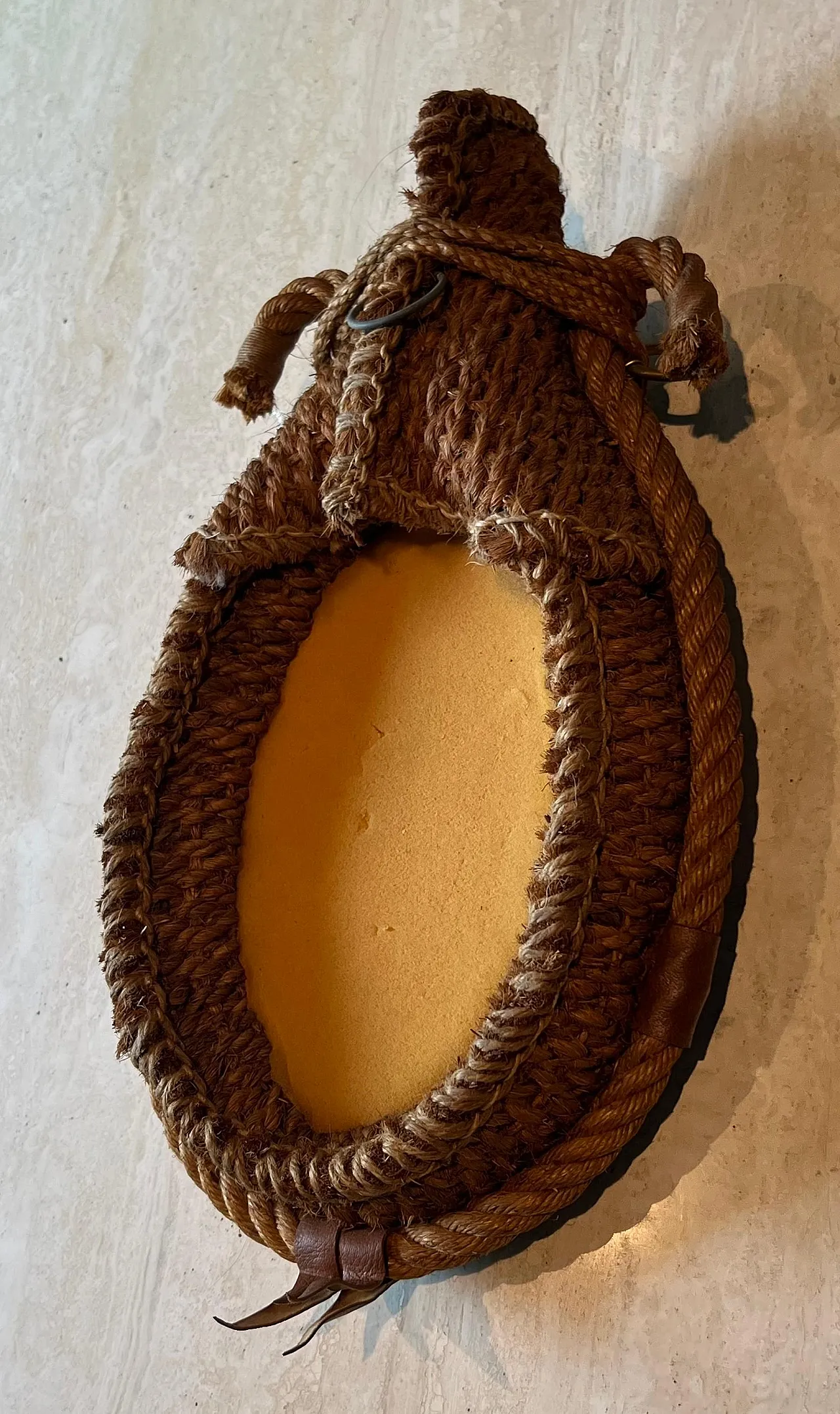 Specchio ovale in corda e pelle di Audoux Minet, anni '70 18