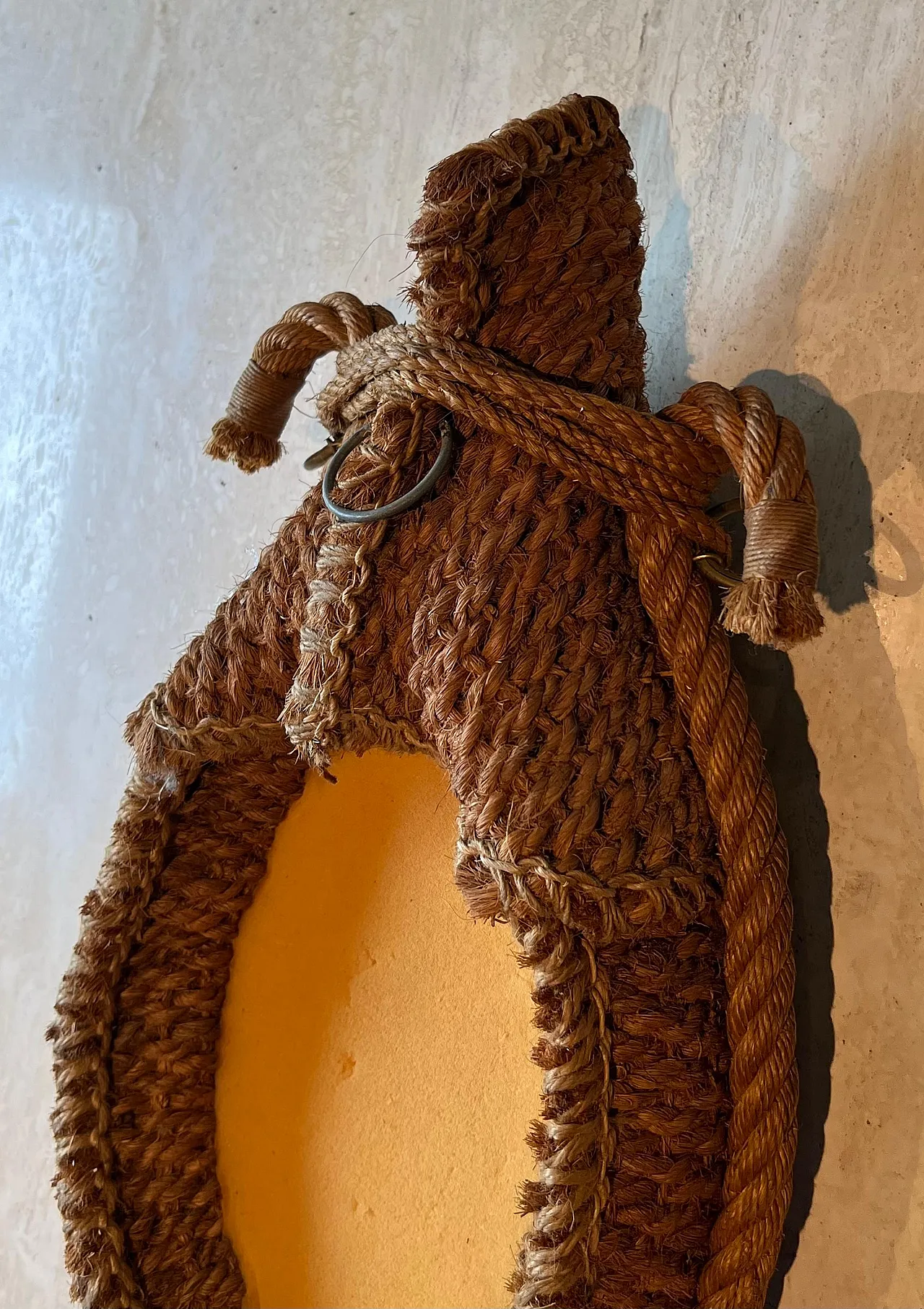 Specchio ovale in corda e pelle di Audoux Minet, anni '70 19