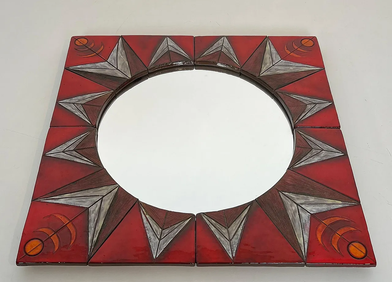 Specchio in ceramica raffigurante un sole stilizzato, anni '60 12