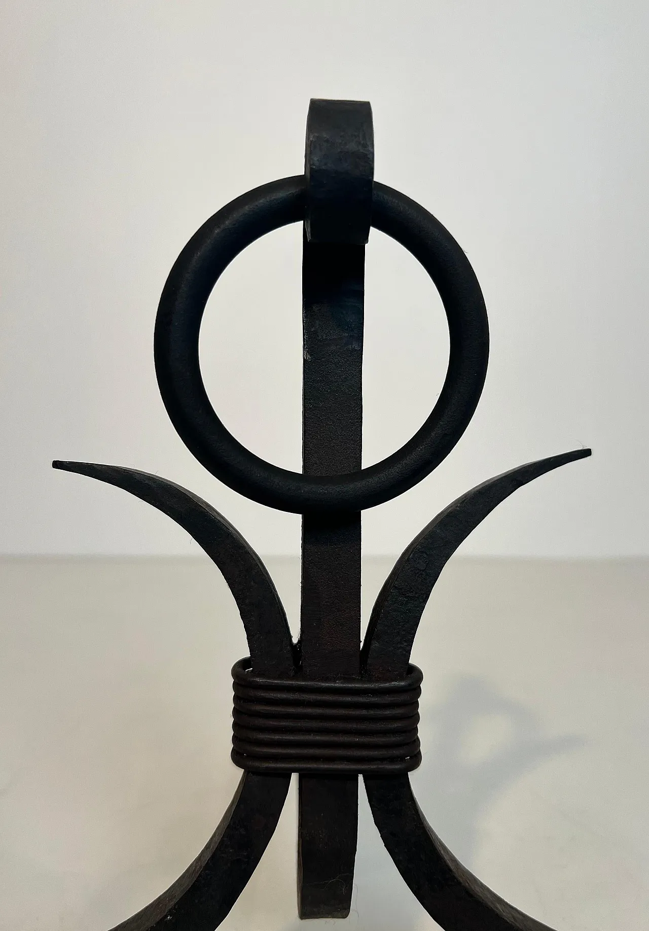 Coppia di androni modernisti in ferro battuto, anni '40 8