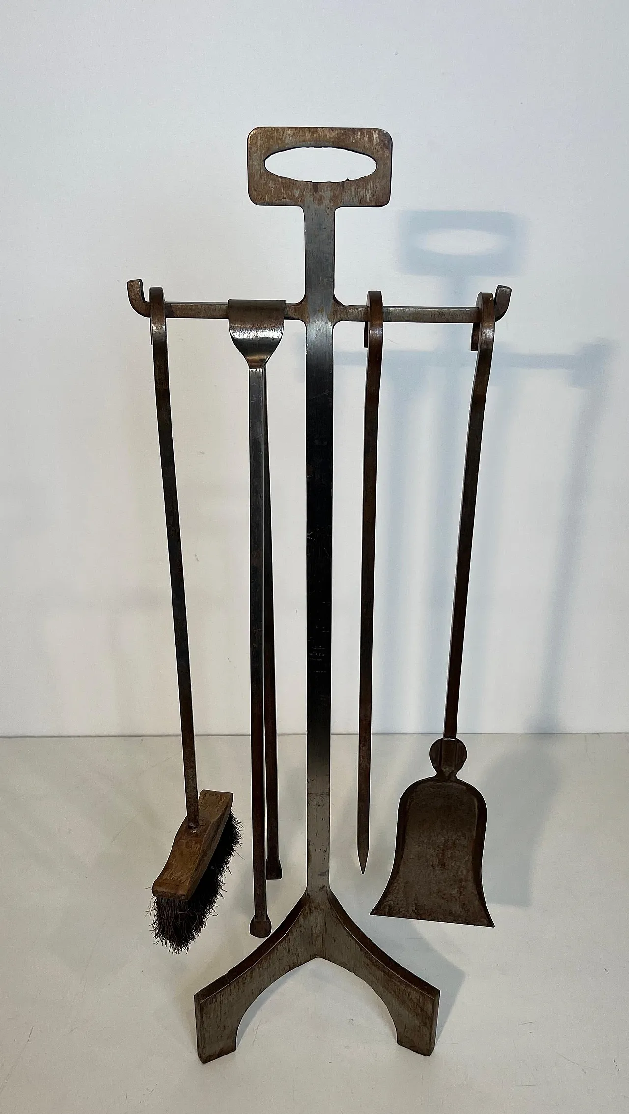 Modernist steel fireplace tools on stand, 1970s 2