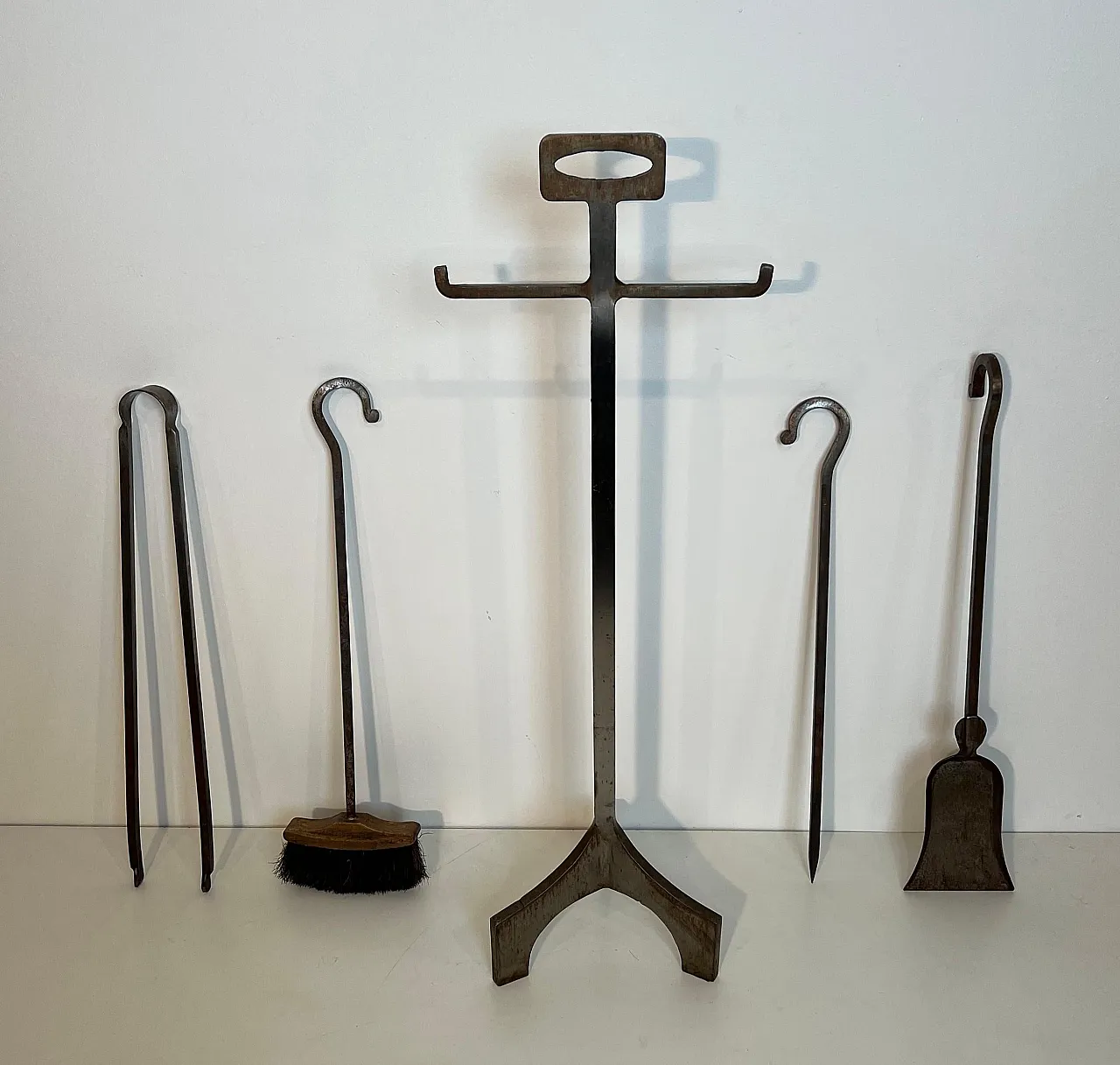 Modernist steel fireplace tools on stand, 1970s 6