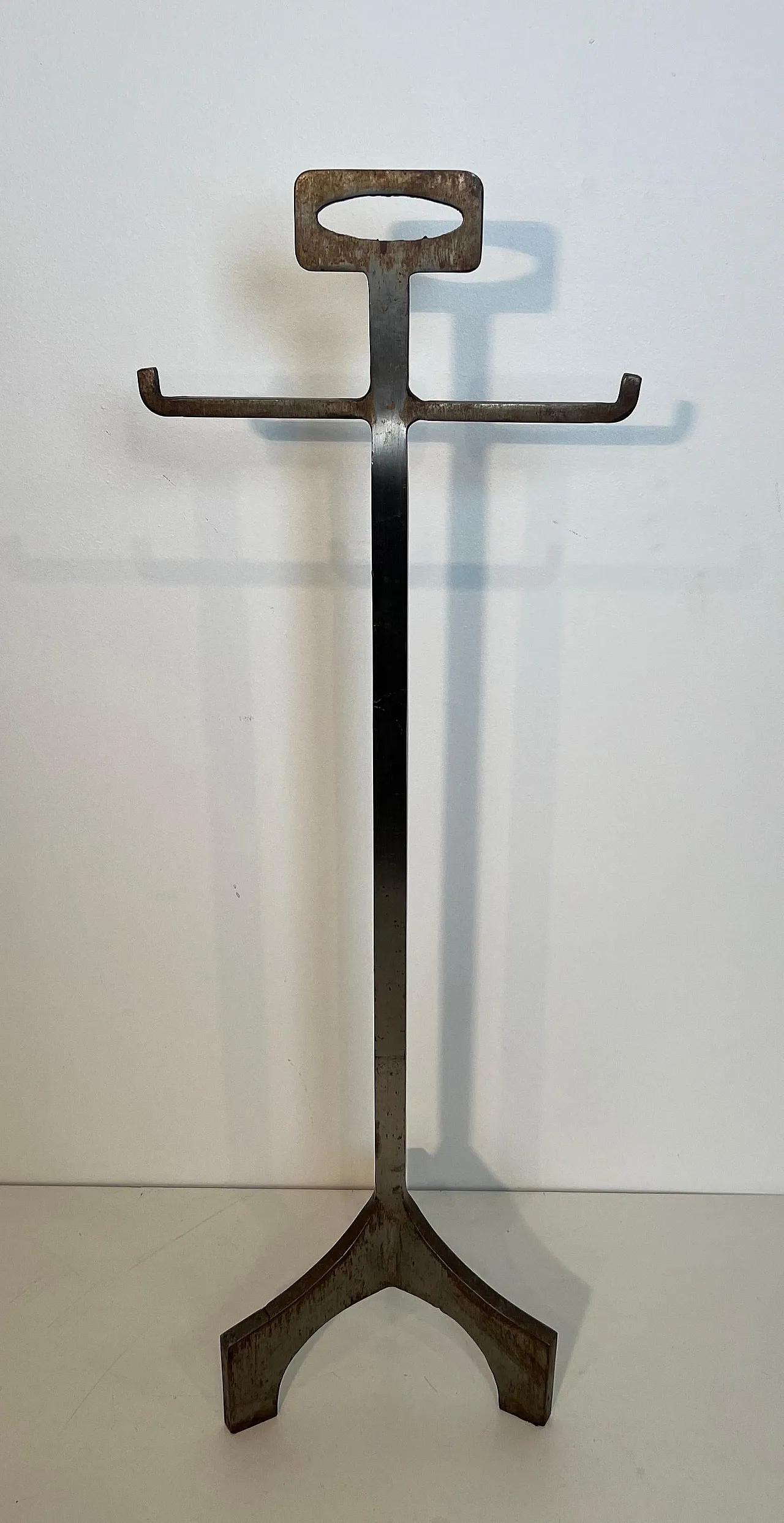 Modernist steel fireplace tools on stand, 1970s 8