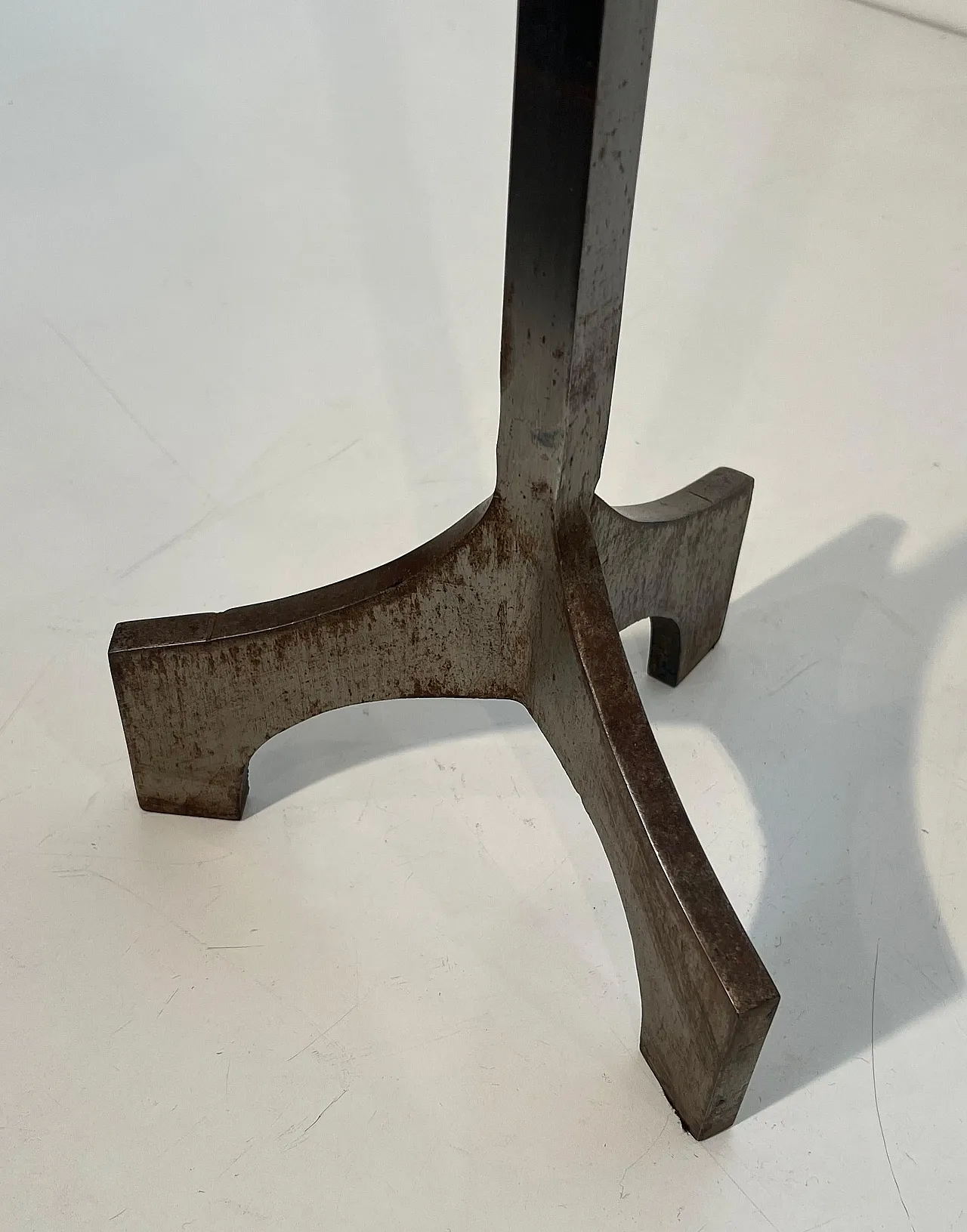 Modernist steel fireplace tools on stand, 1970s 10