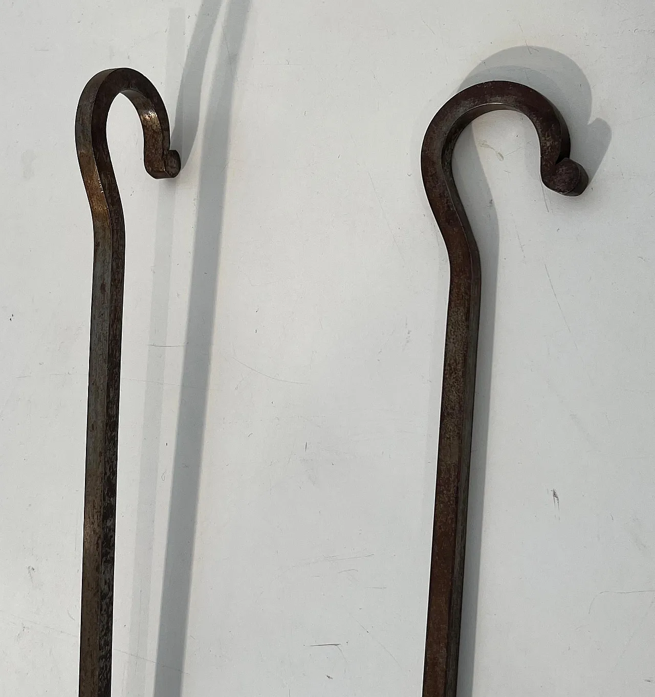Modernist steel fireplace tools on stand, 1970s 13