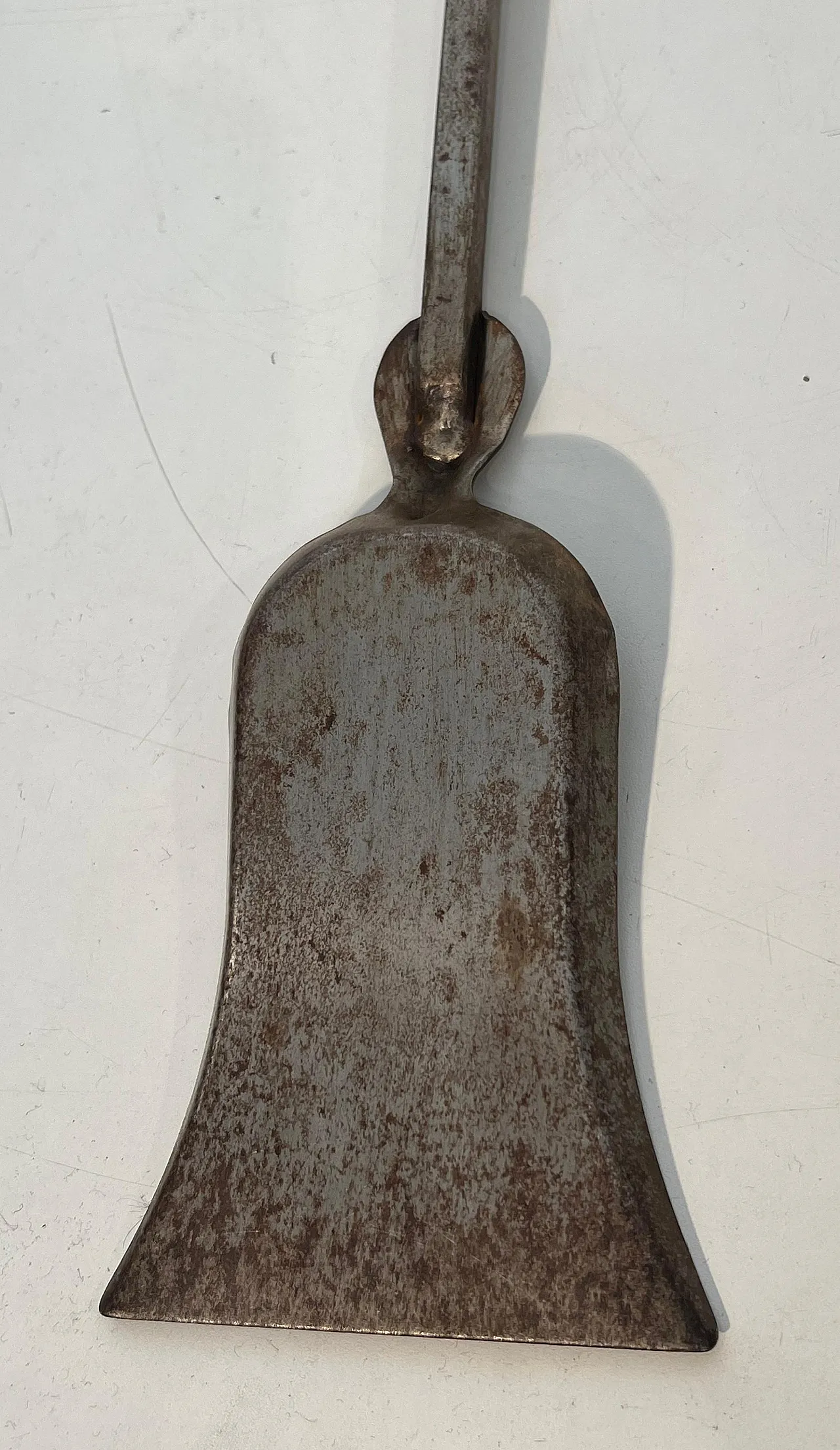 Modernist steel fireplace tools on stand, 1970s 15