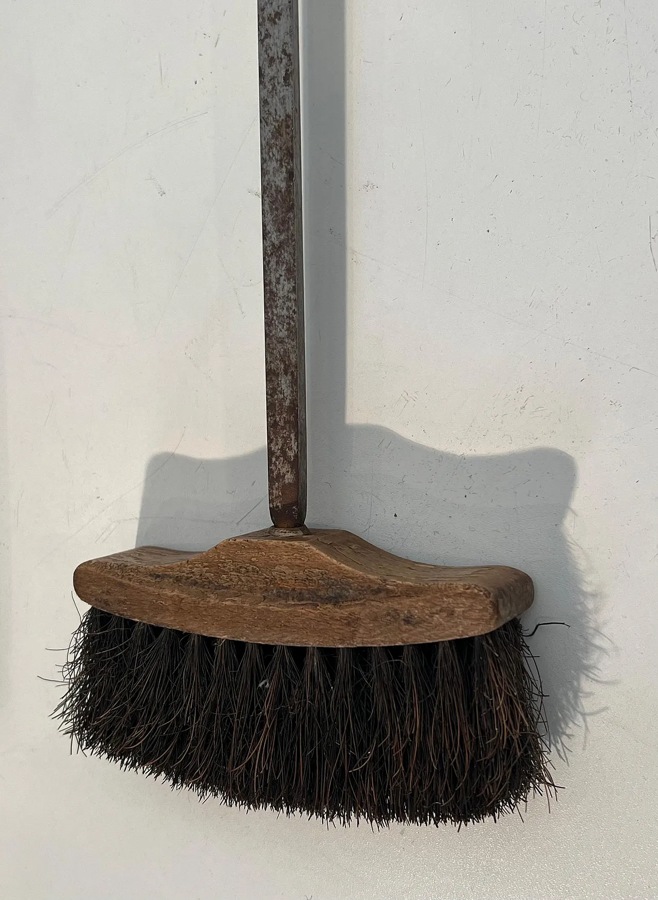 Modernist steel fireplace tools on stand, 1970s 16