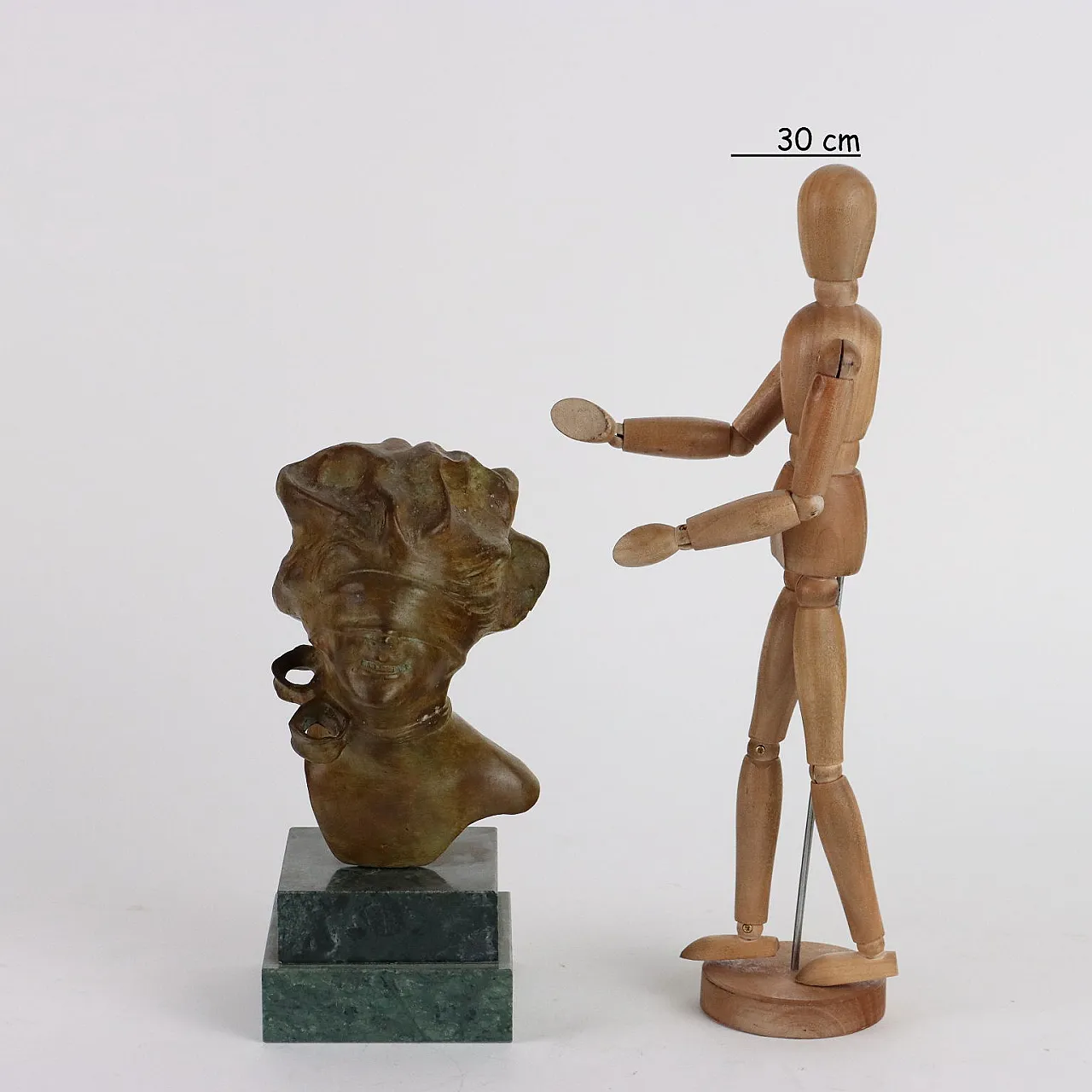 La Dea Bendata di Giuseppe Renda, scultura in bronzo, fine '900 2