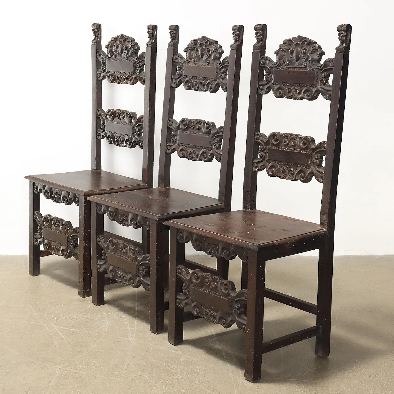 6 Baroque-style walnut chairs, 19th century 3