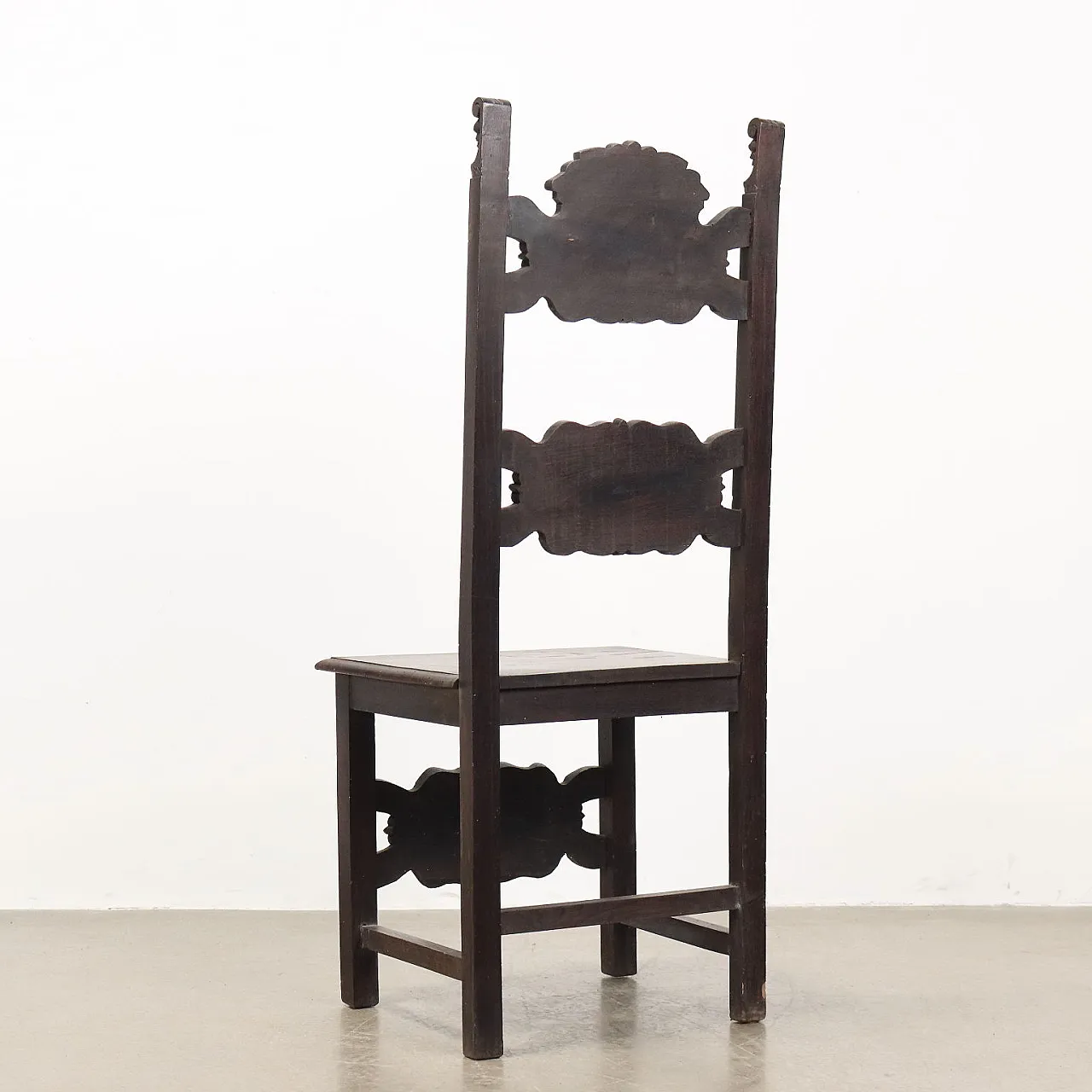 6 Baroque-style walnut chairs, 19th century 8