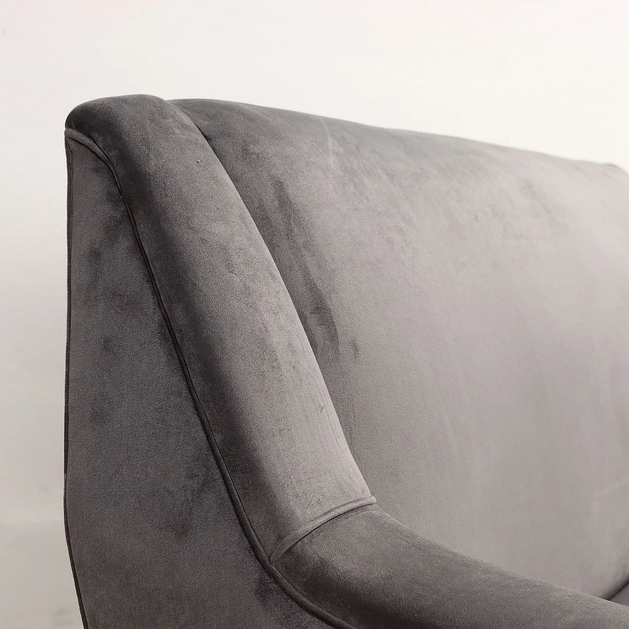 Fabric sofa with wooden legs and brass finial, 1950s 4