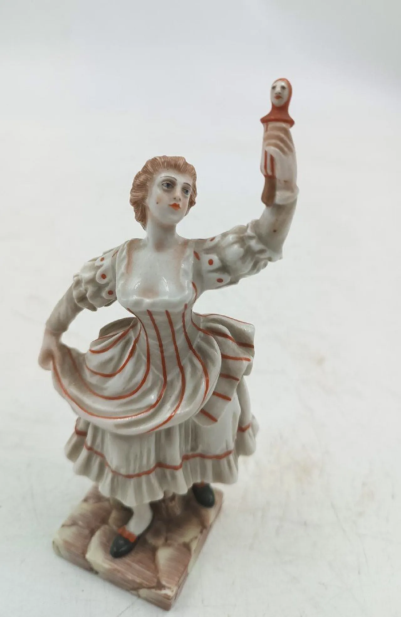 Ginori porcelain statue, Capodimonte Columbine series, 19th century 1